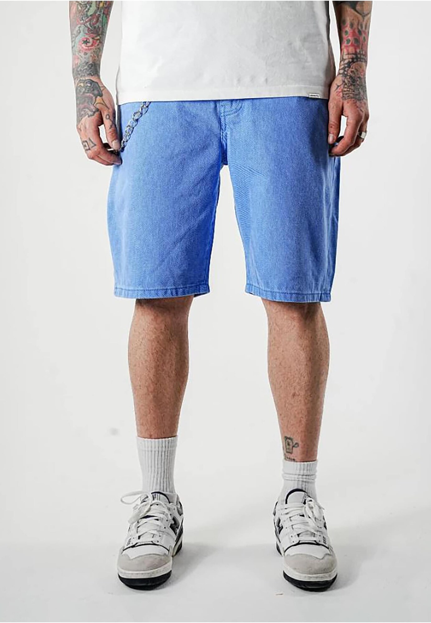 Thumbnail - 2Y Premium Shorts