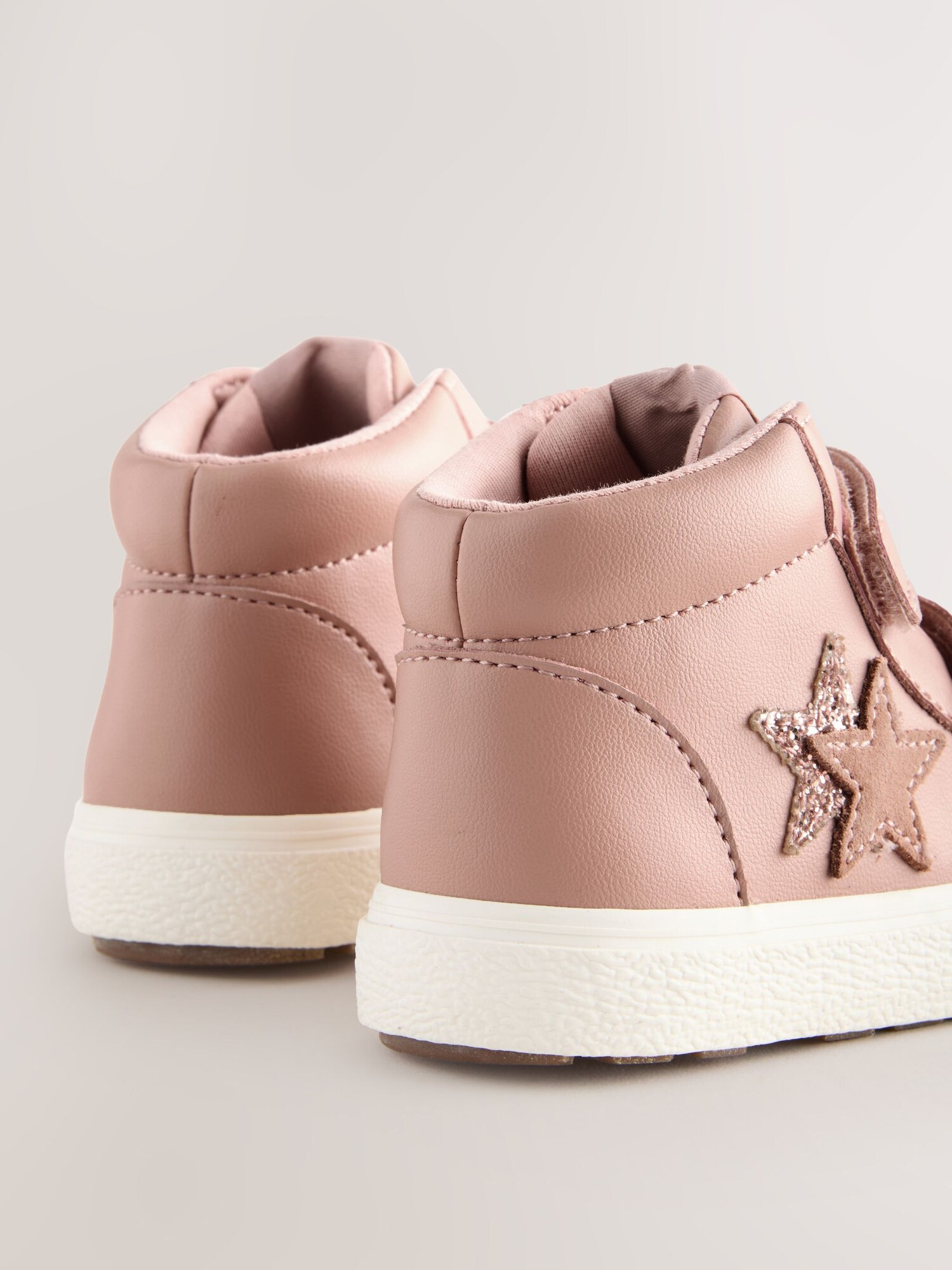 Thumbnail - Next Sneaker