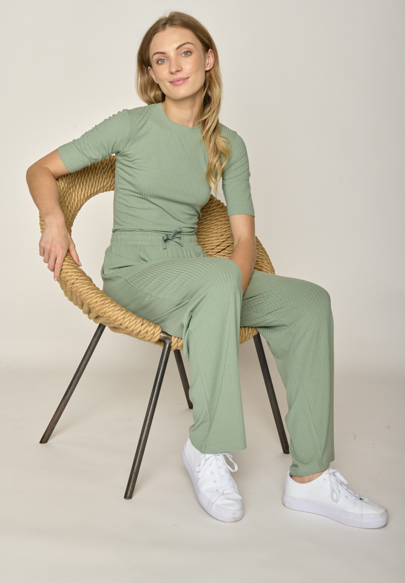 Thumbnail - Hose