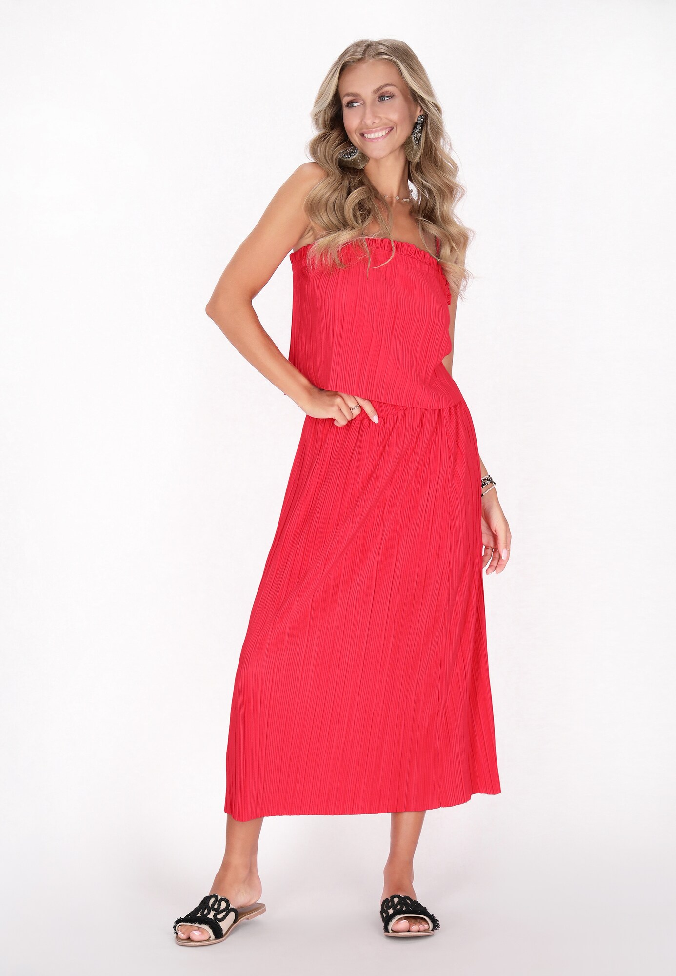 Thumbnail - IZIA Rock Spring Summer