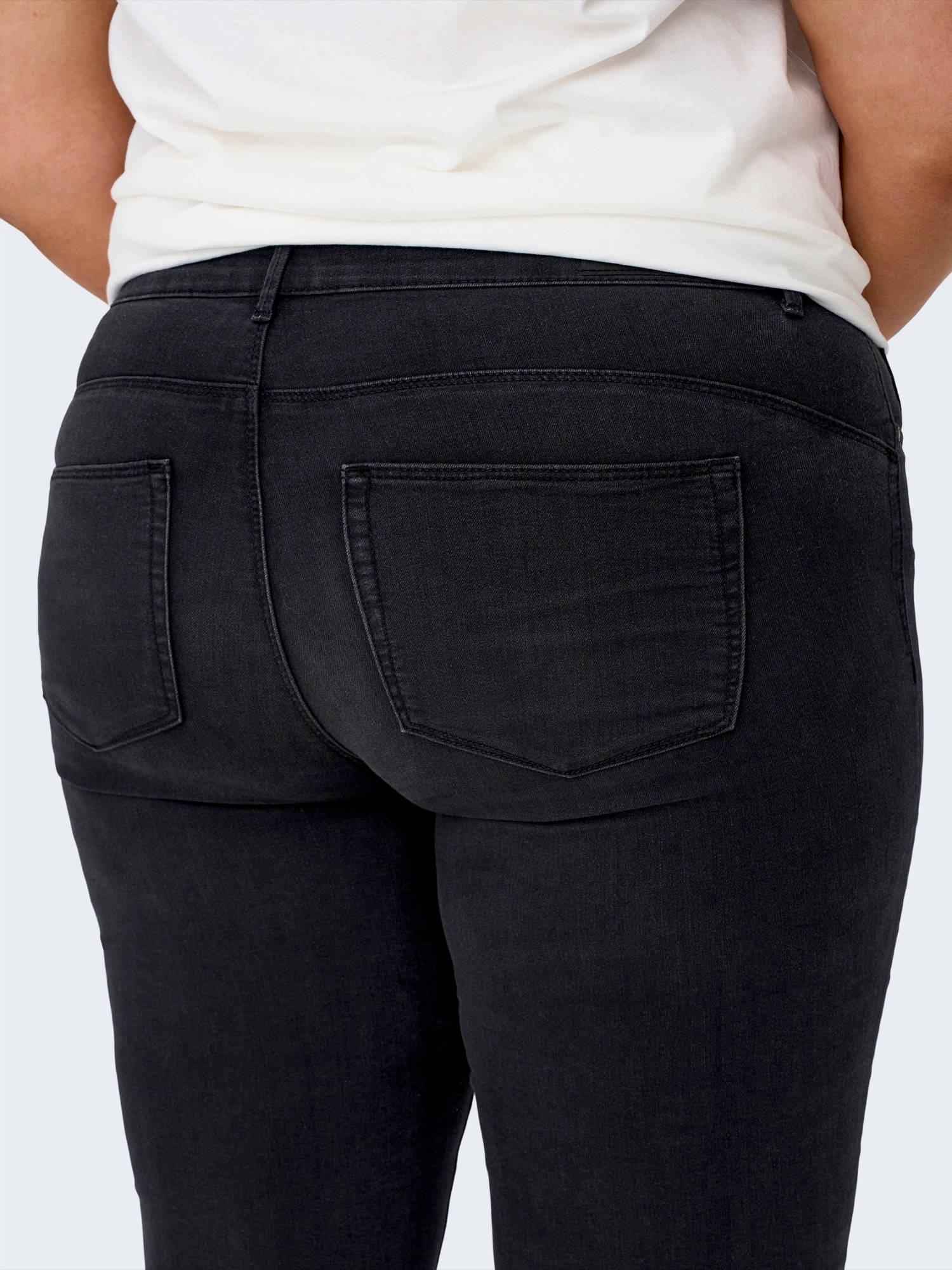 ONLY Carmakoma Džínsy 'CARHIRIS' čierny denim (obrázok 6)