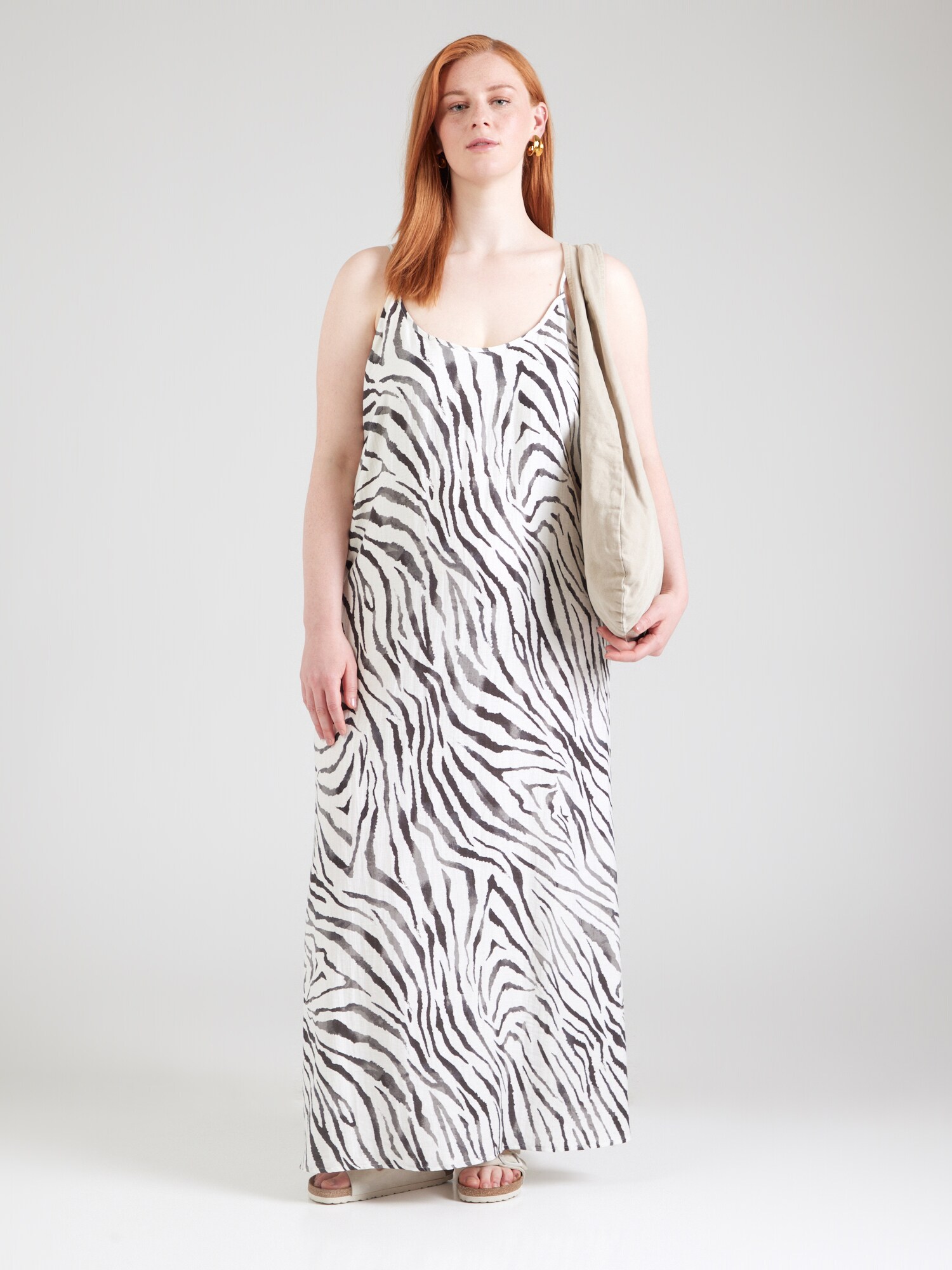 Vero Moda Curve Ruha 'VMCDORA DESY'  fekete / fehér termék 2. képe