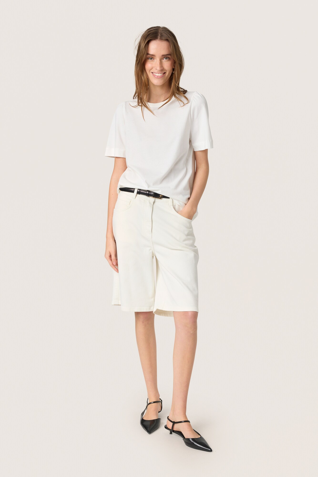 Thumbnail - SOAKED IN LUXURY T-Shirt Jina