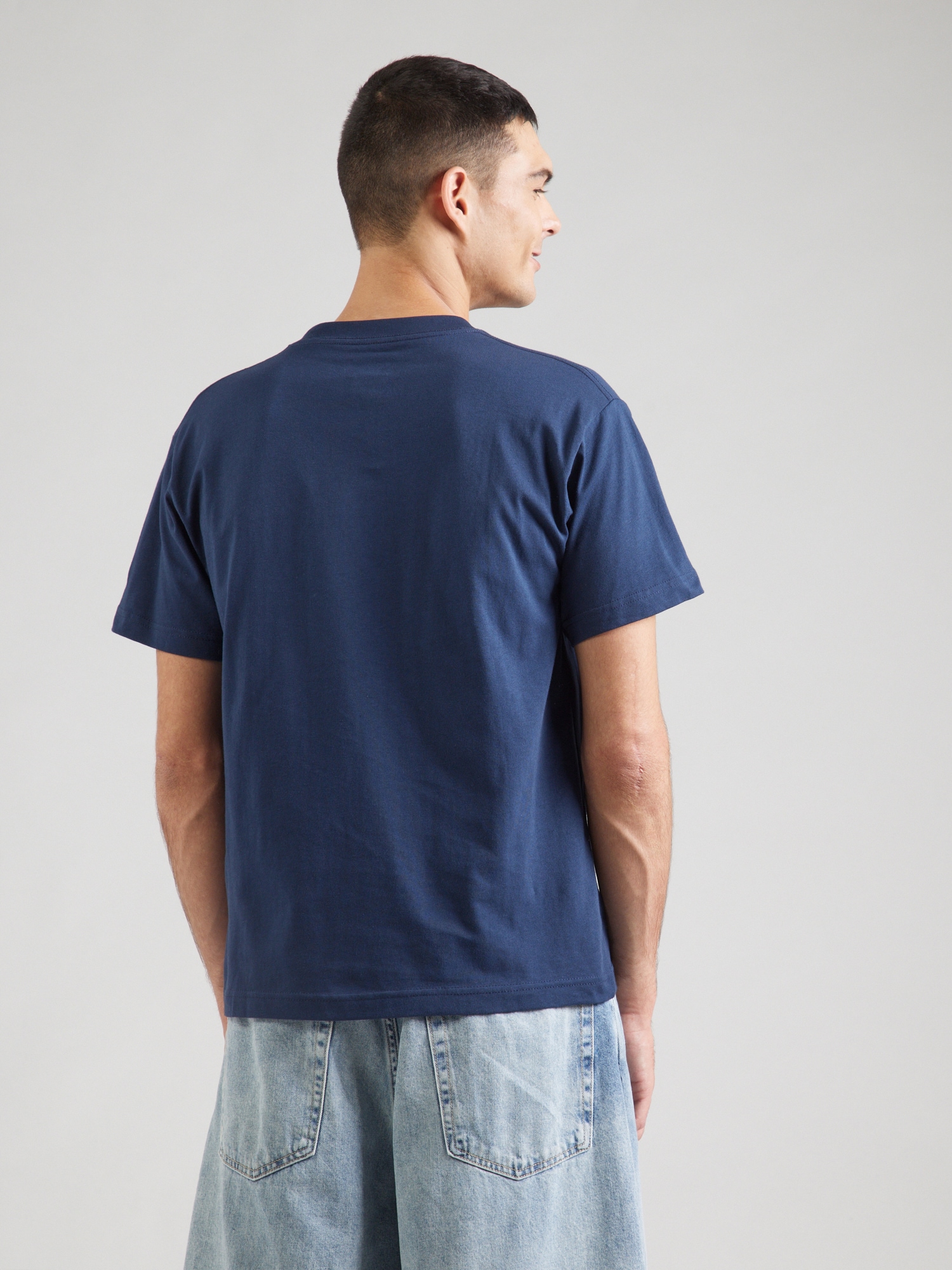 Thumbnail - T-Shirt