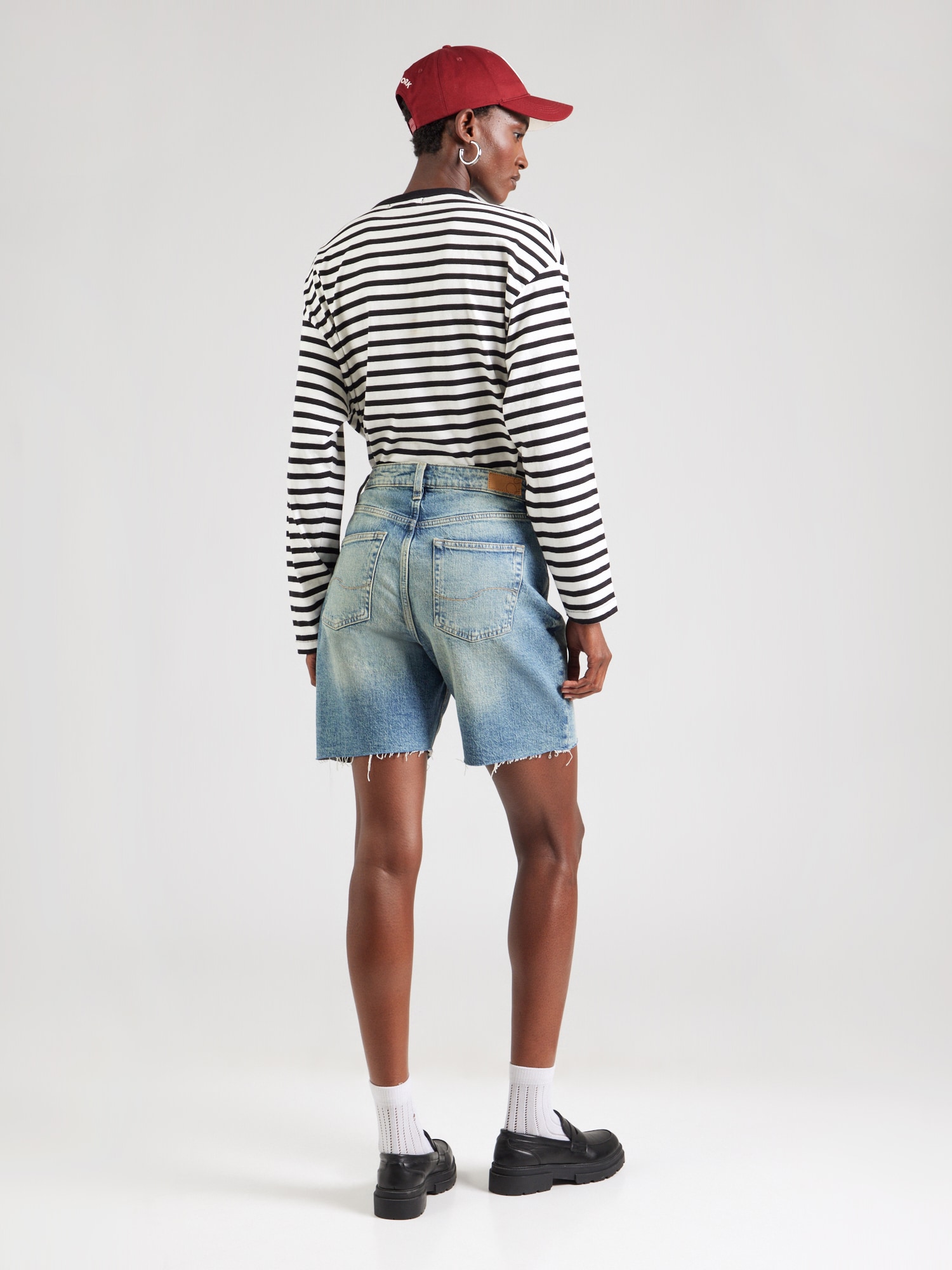 Thumbnail - QS Shorts