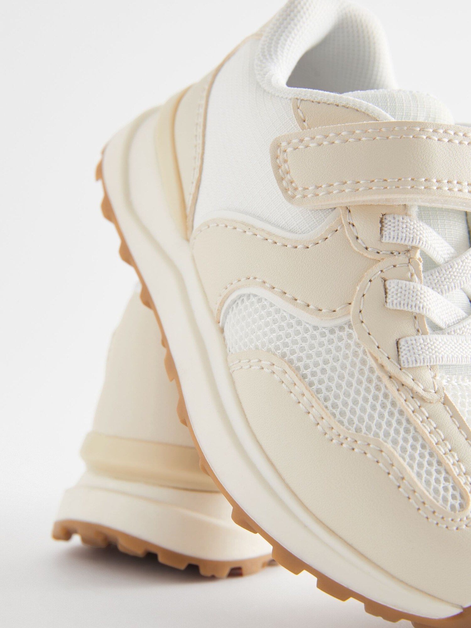 Thumbnail - Next Sneaker