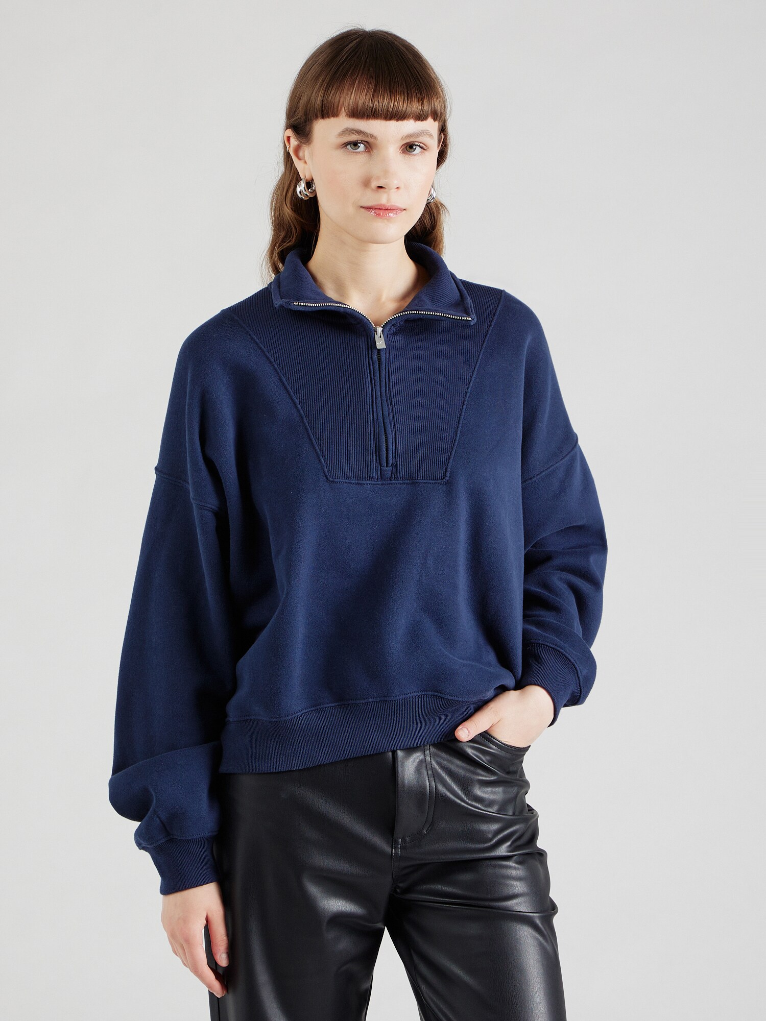 HOLLISTER Tréning póló  tengerészkék termék 2. képe