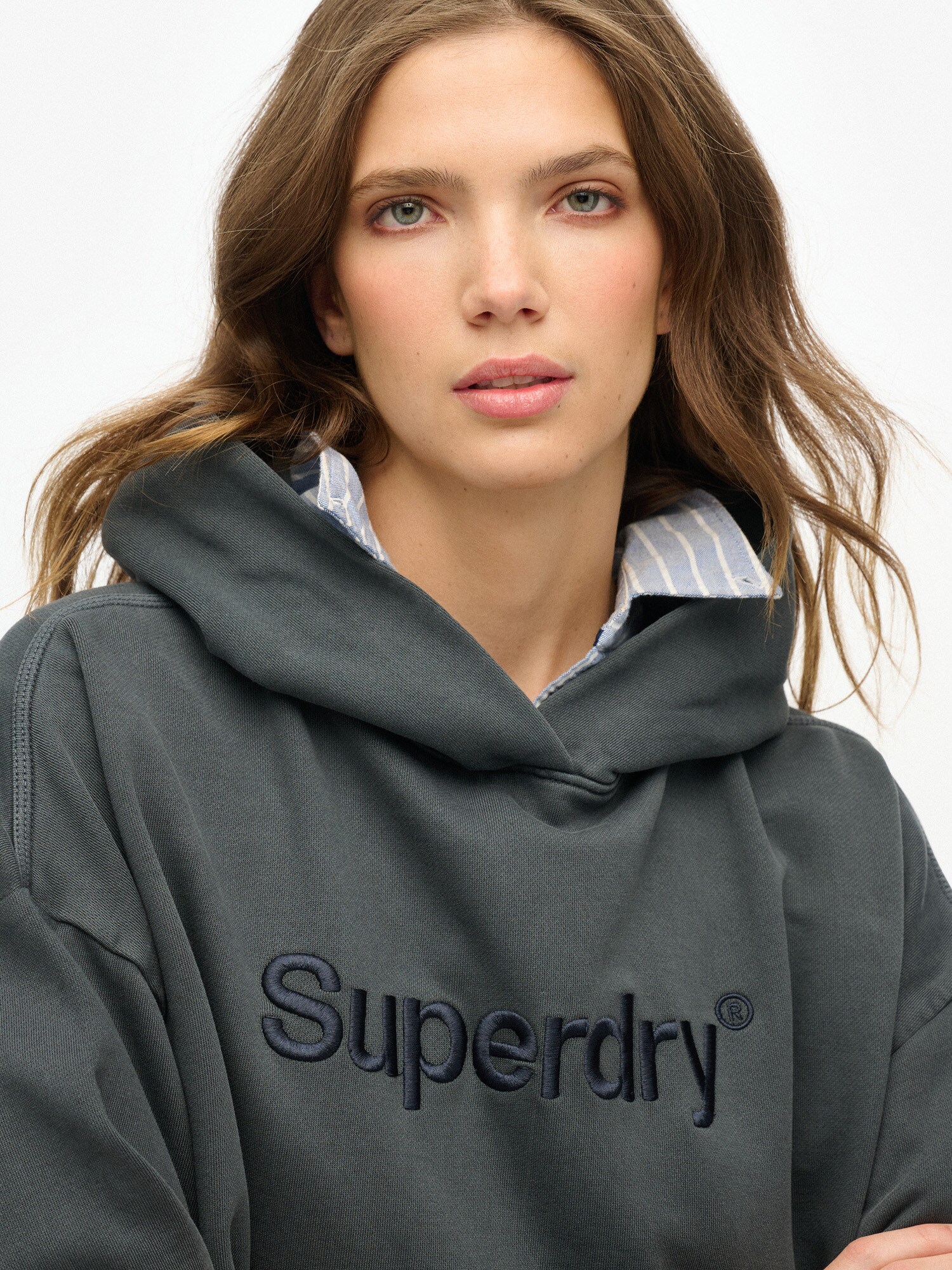 Superdry & Co Mikina námornícka modrá / tmavosivá (obrázok 5)