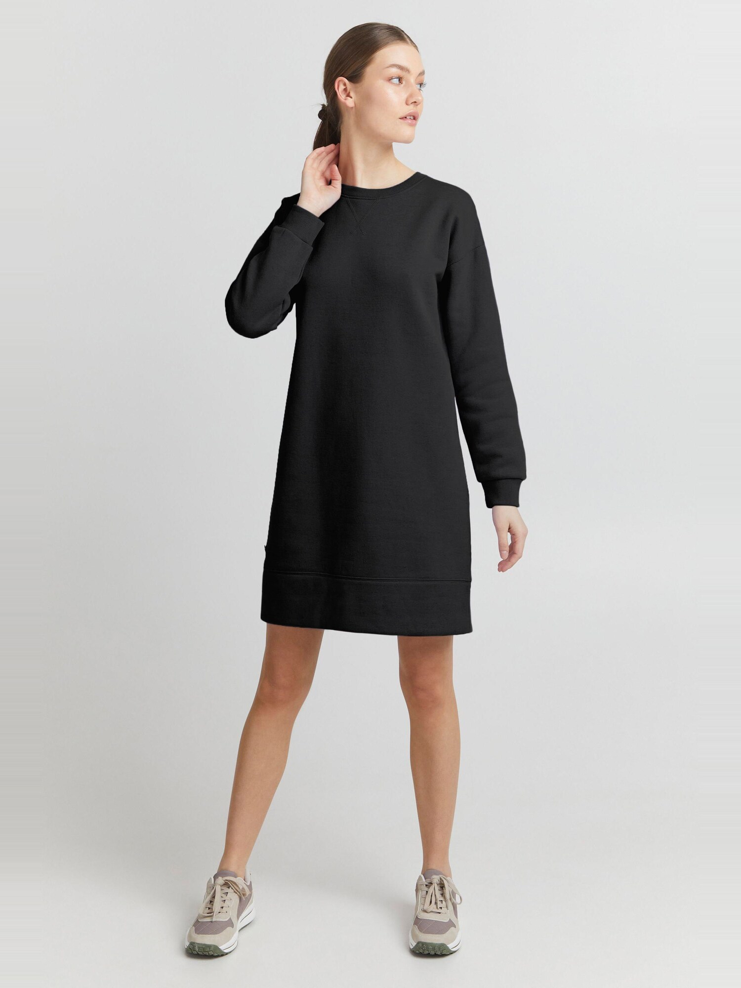 Thumbnail - Oxmo KLeid  HOLLY