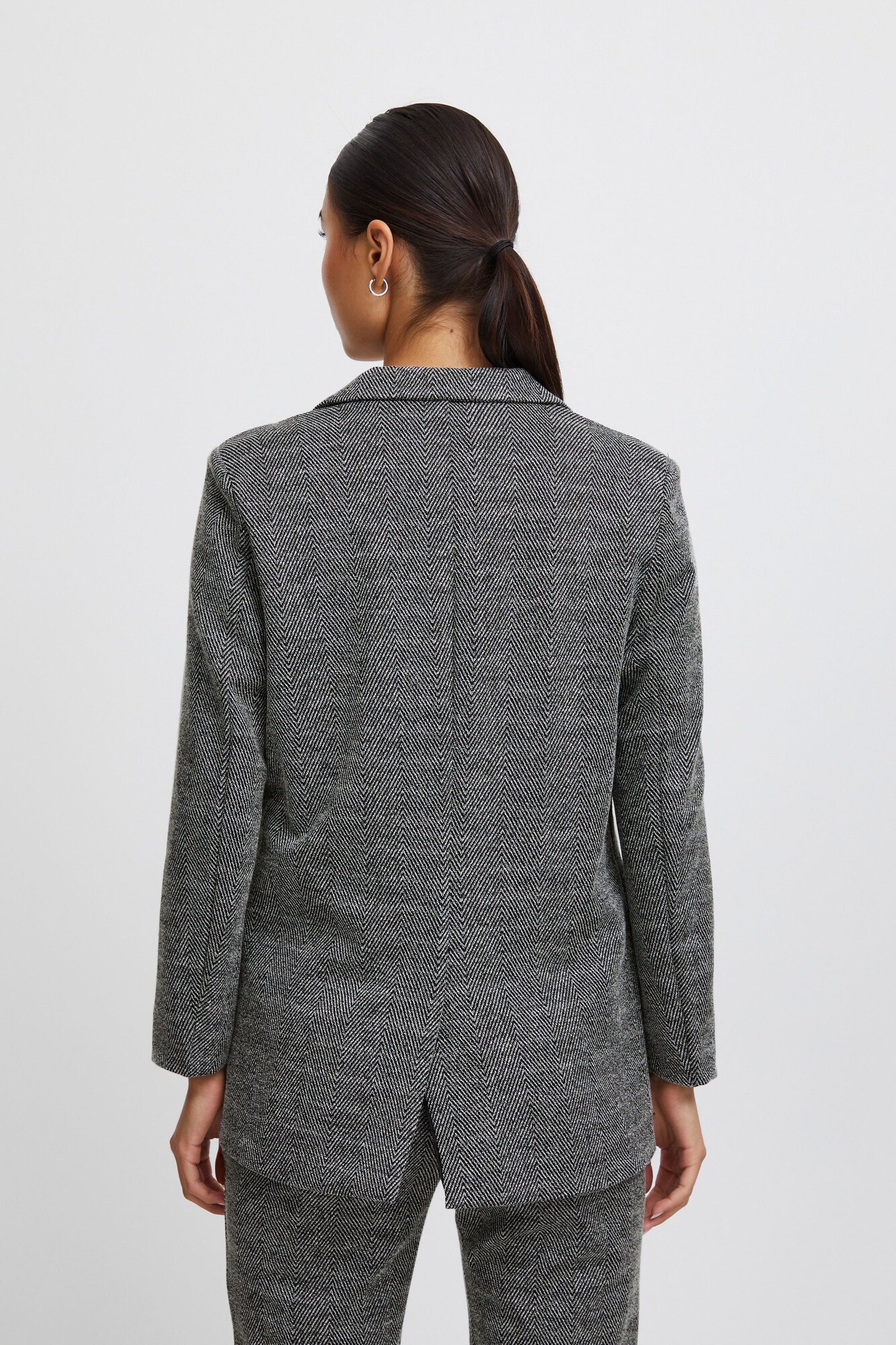 Thumbnail - Blazer