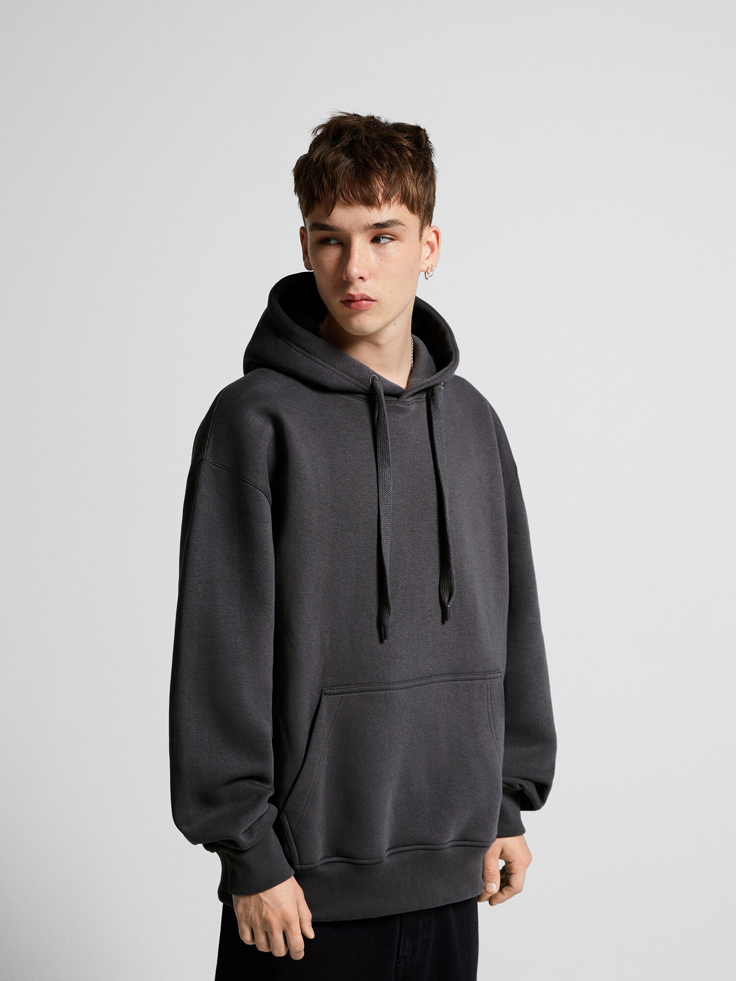 Bershka Tréning póló  sötétszürke termék 2. képe