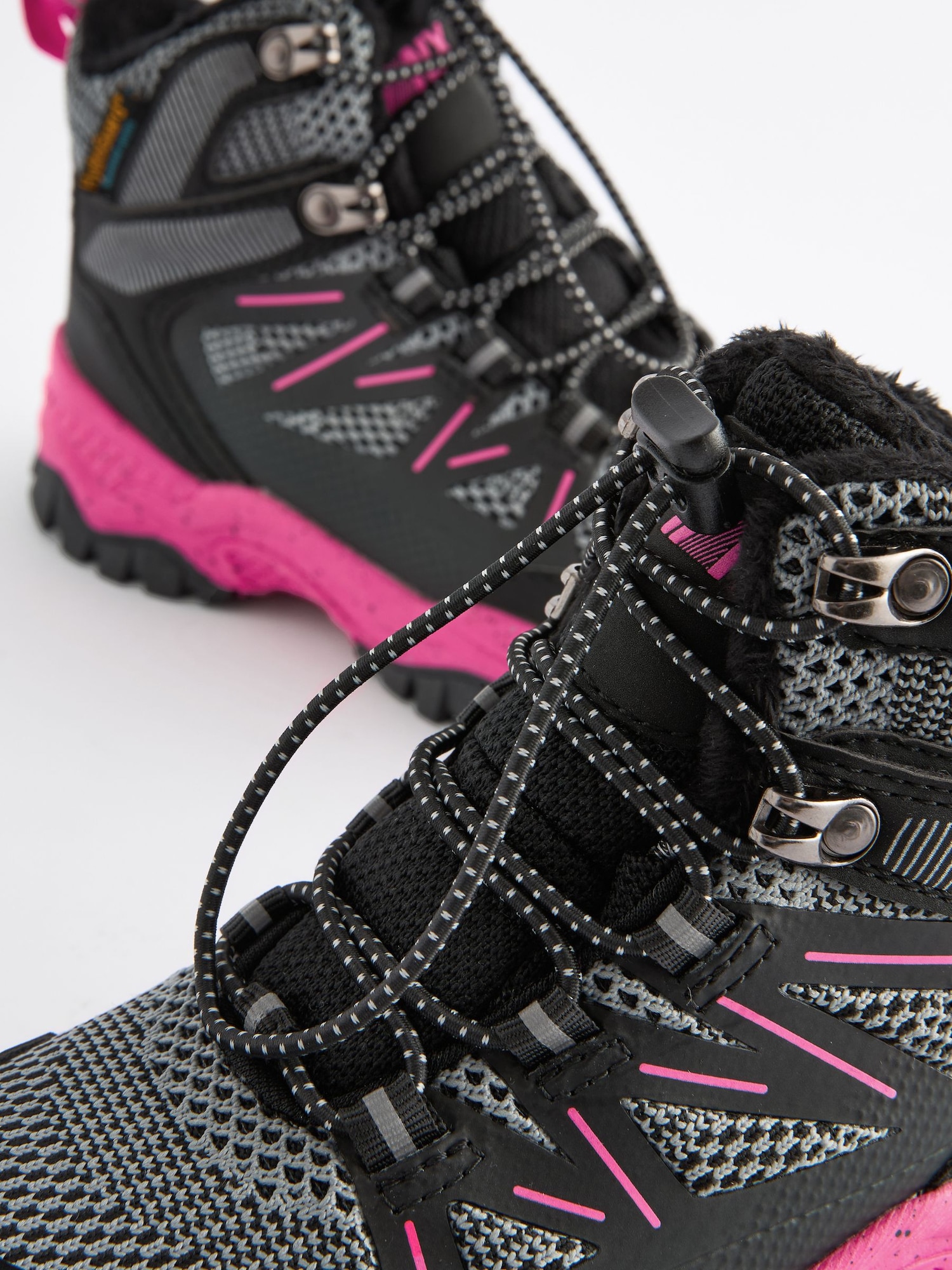 Thumbnail - Boots