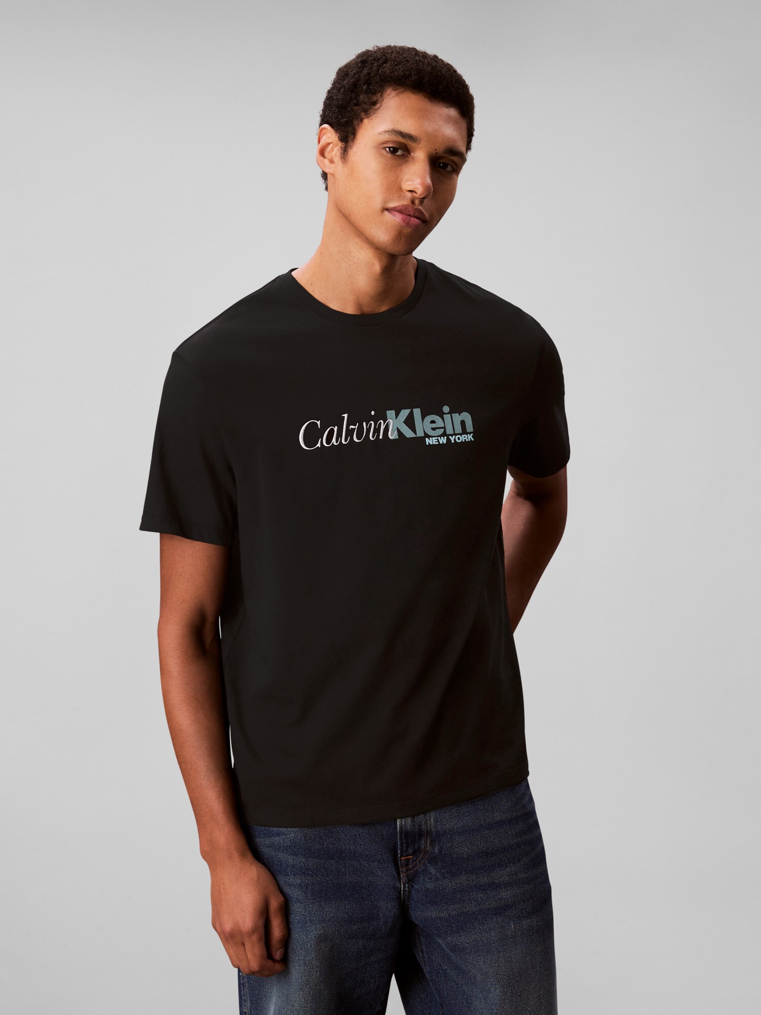 Calvin Klein Póló  pasztellzöld / fekete / fehér termék 2. képe