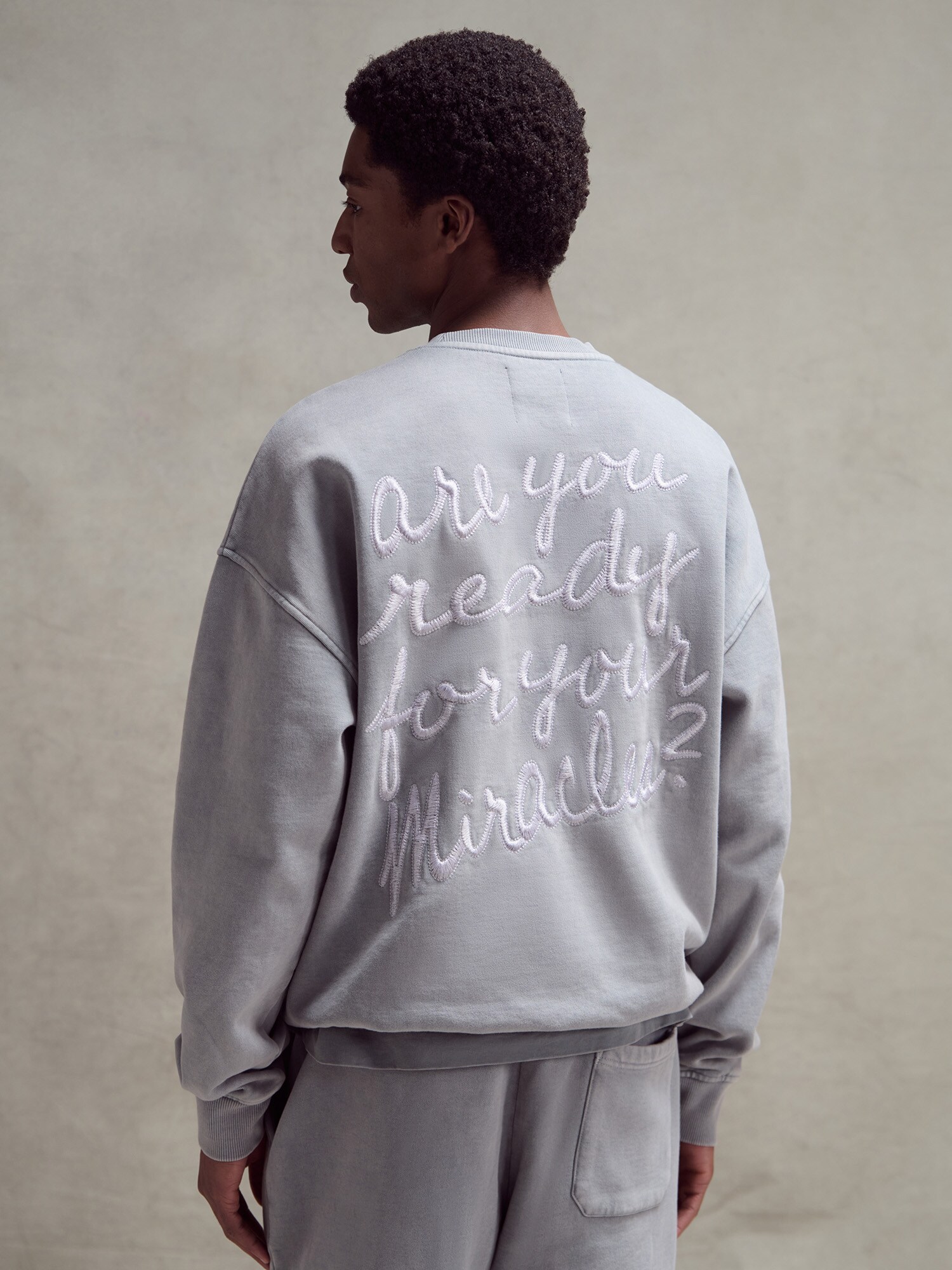 Thumbnail - ABOJ ADEJ Sweatshirt 'Ghered' in Grau (GOTS)