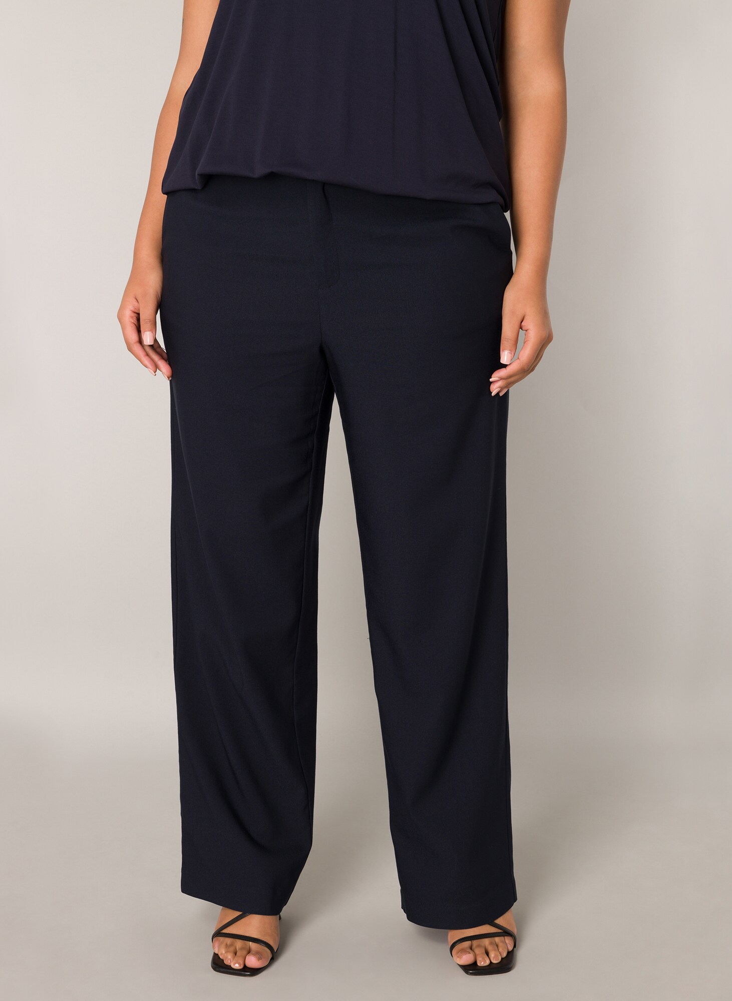 Thumbnail - BASE LEVEL CURVY Bluse