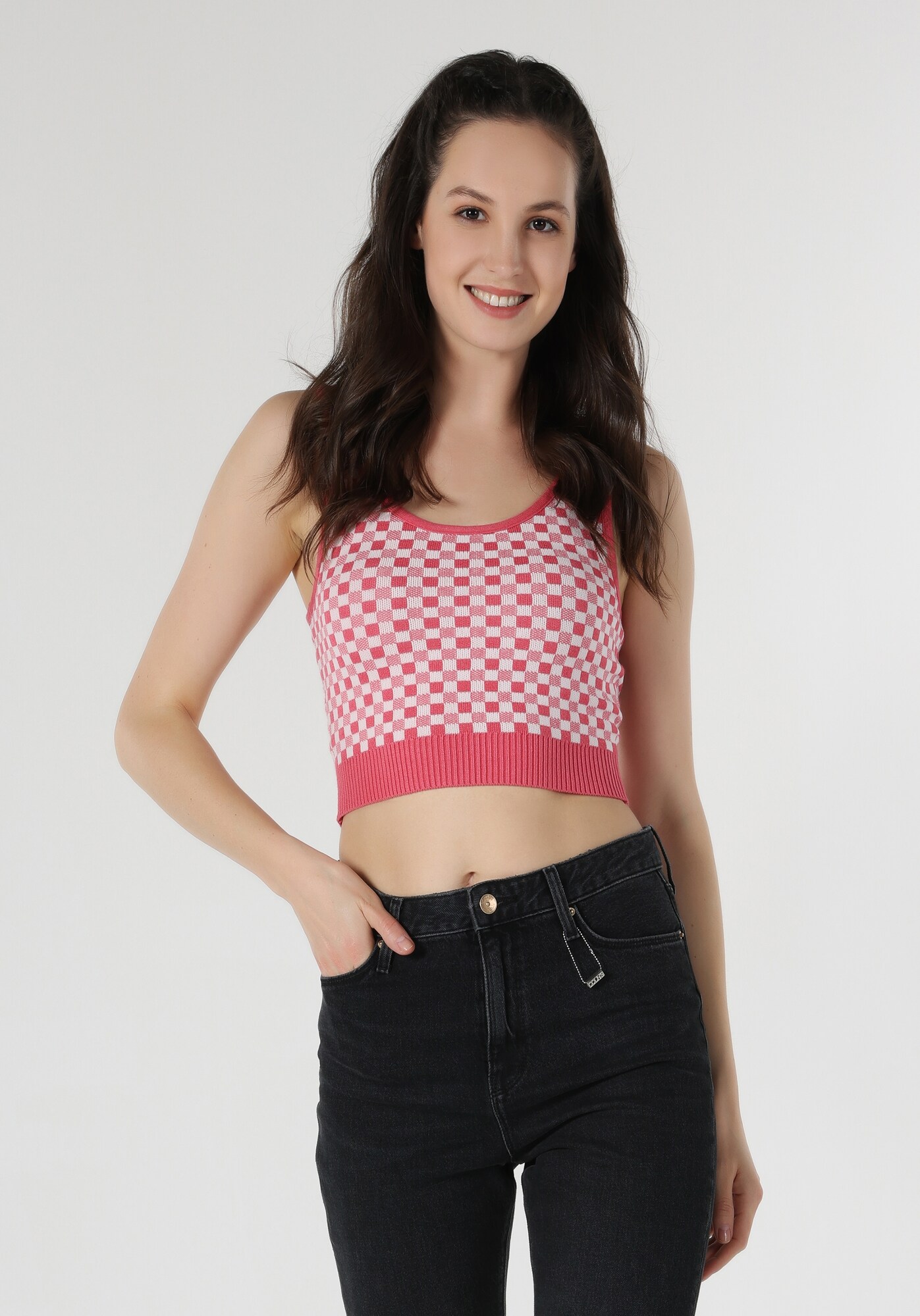 Thumbnail - Colins Top