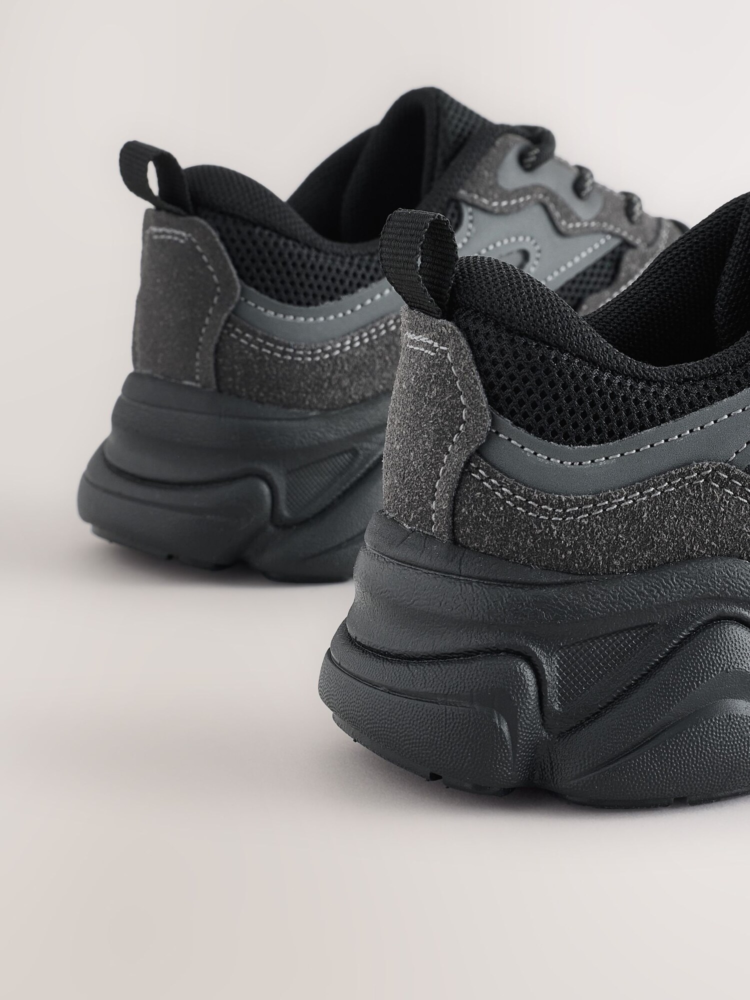 Thumbnail - Next Sneaker