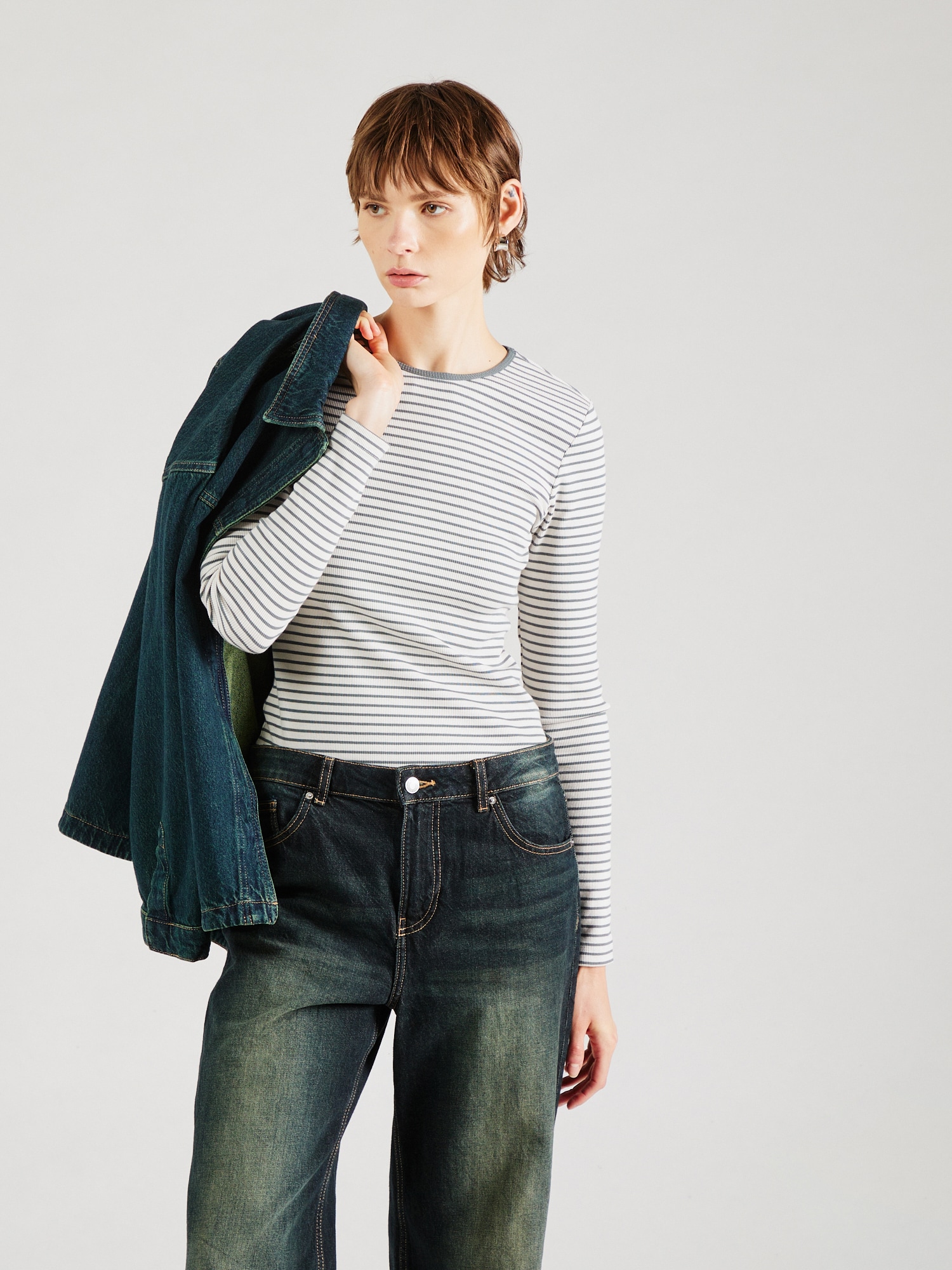 VERO MODA Póló 'VMCHLOE'  világosszürke / fehér termék 2. képe