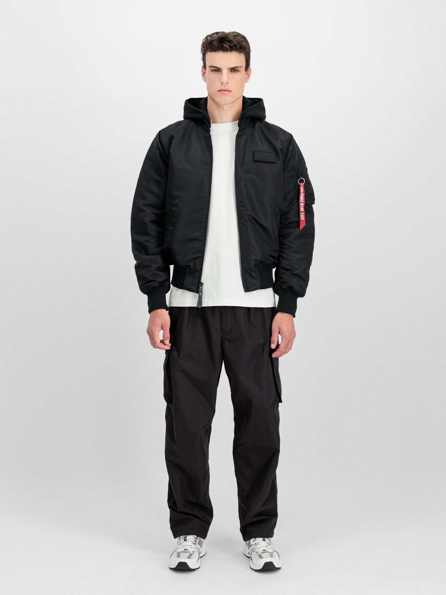 ALPHA INDUSTRIES Chaqueta de entretiempo 'MA-1' negro – imagen 4