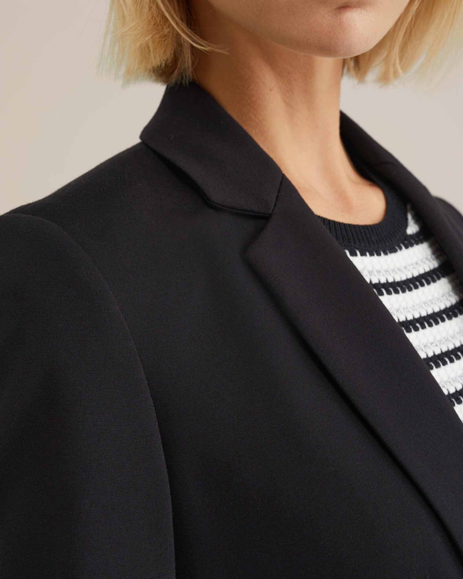 Thumbnail - Blazer