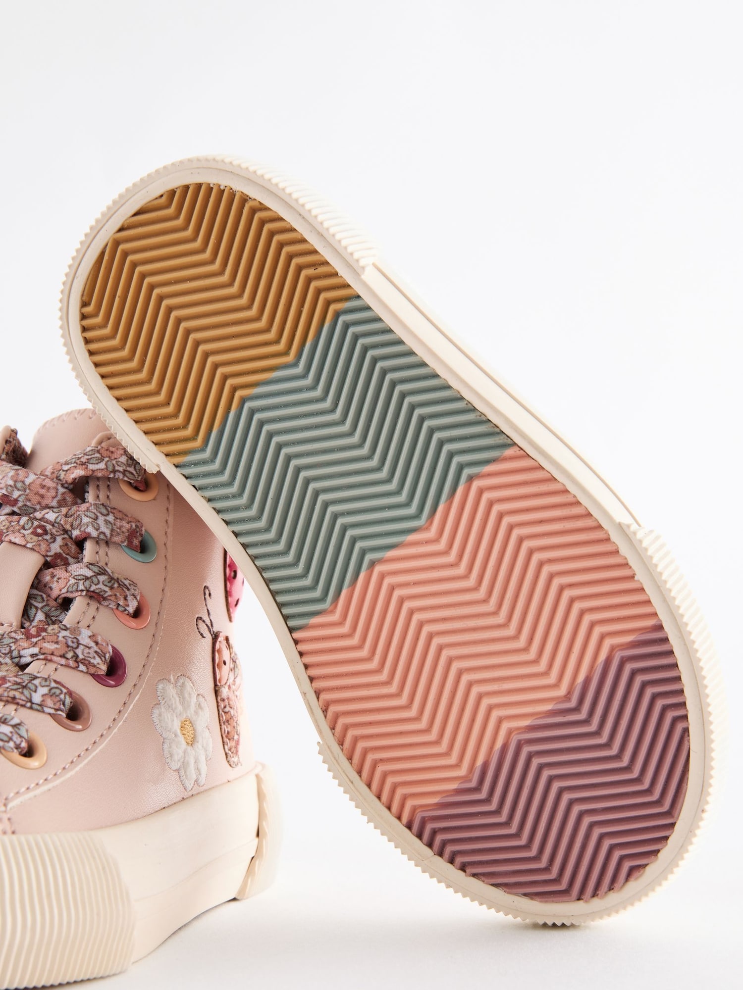 Thumbnail - Next Sneaker