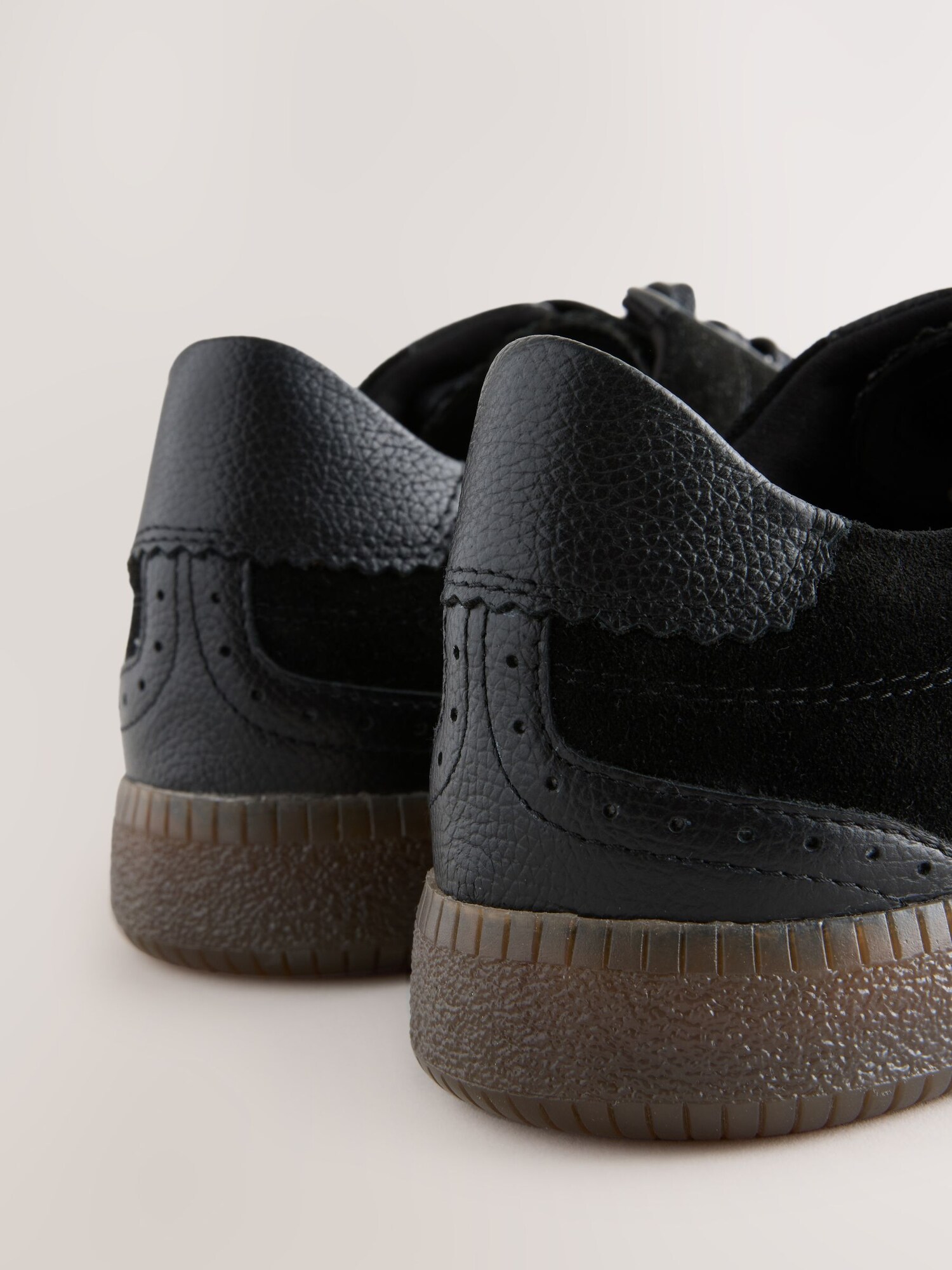 Thumbnail - Next Sneaker
