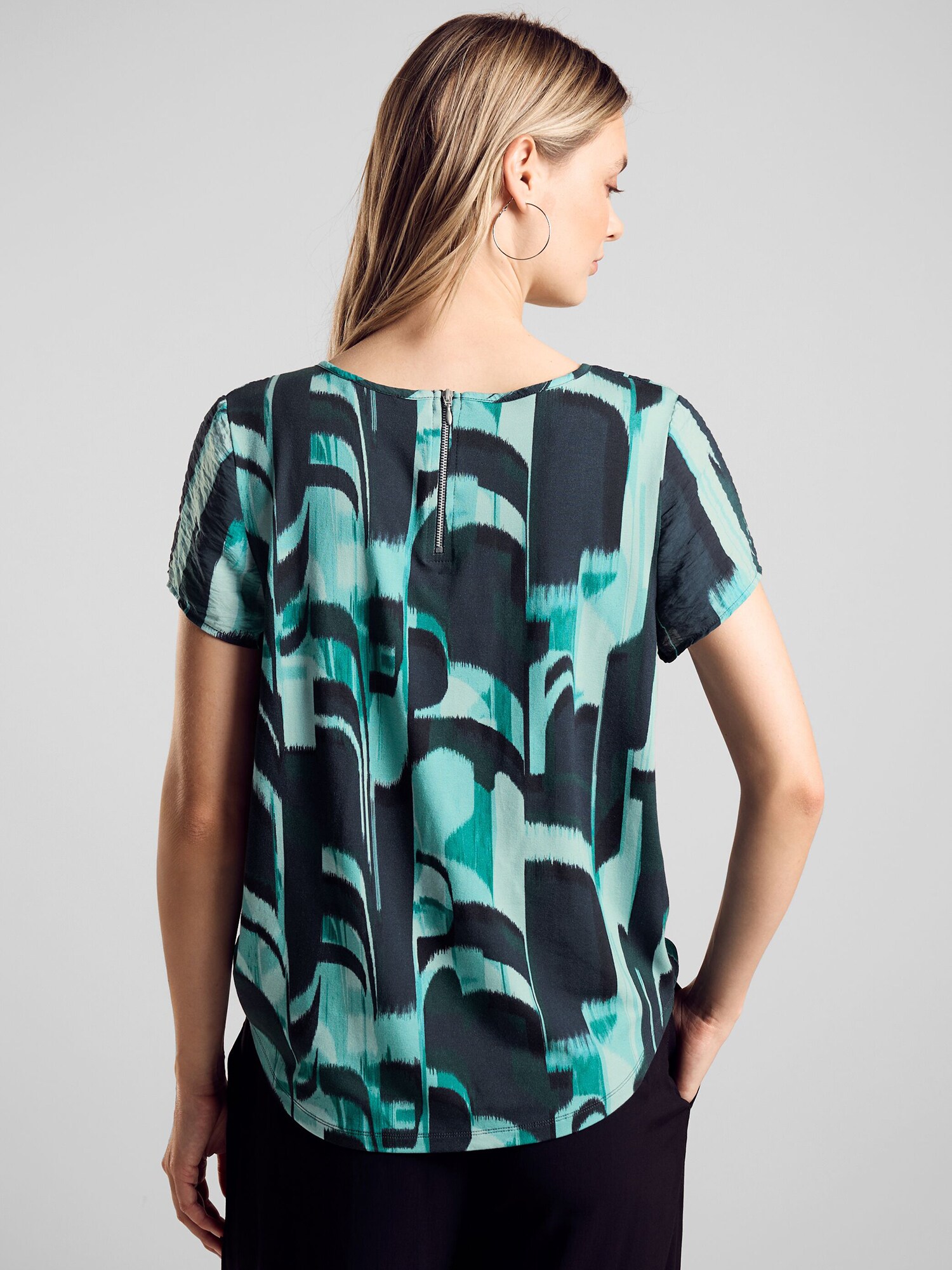 Thumbnail - T-Shirt
