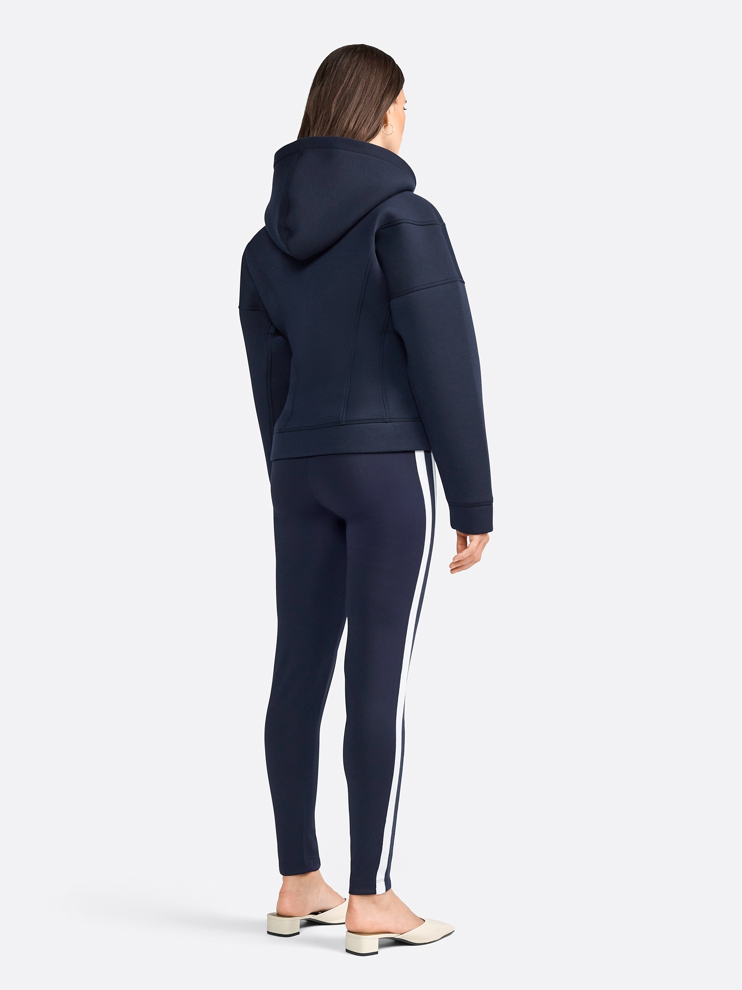 Thumbnail - Rich & Royal Hose