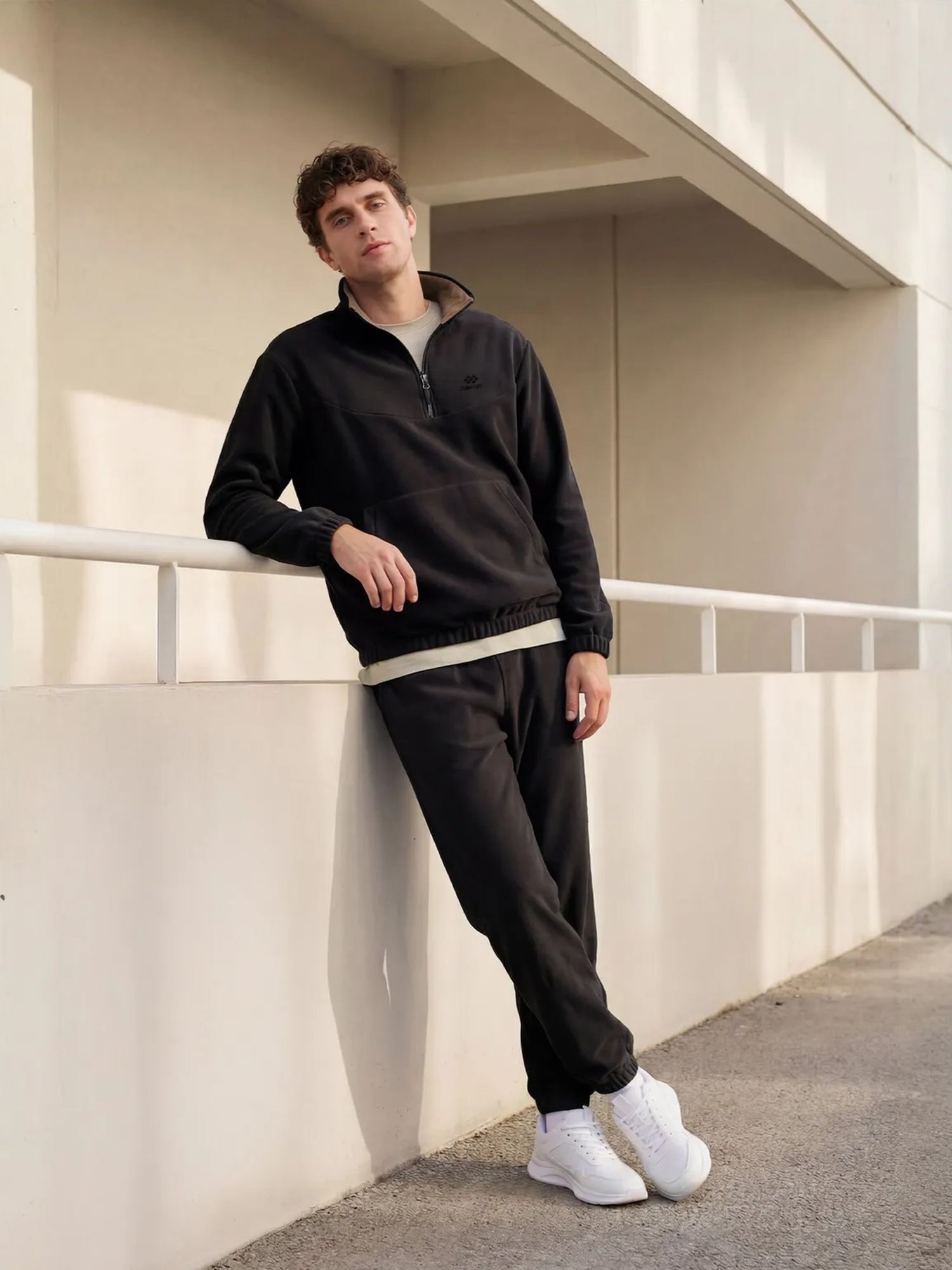Tommy Life Jogging komplet crna