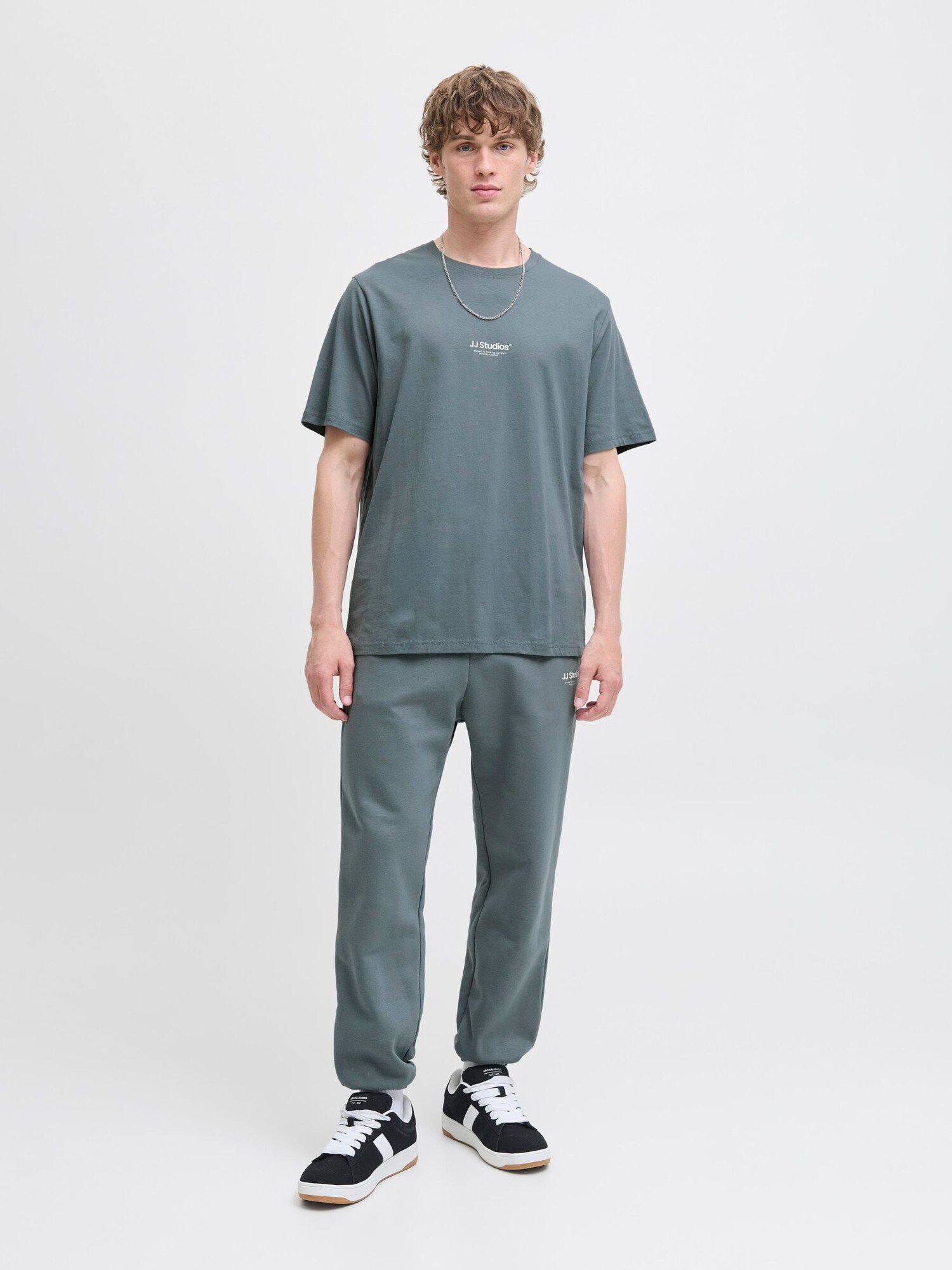 JACK & JONES Tričko 'JJESOHO' sivá / biela (obrázok 4)