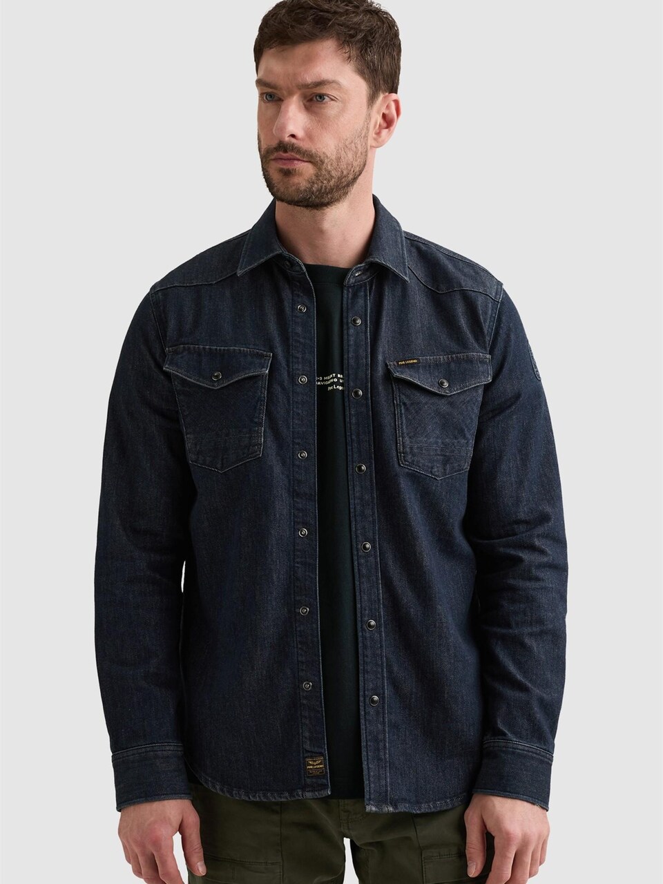 Skjorta 'Denim shirt with button closure and badge'