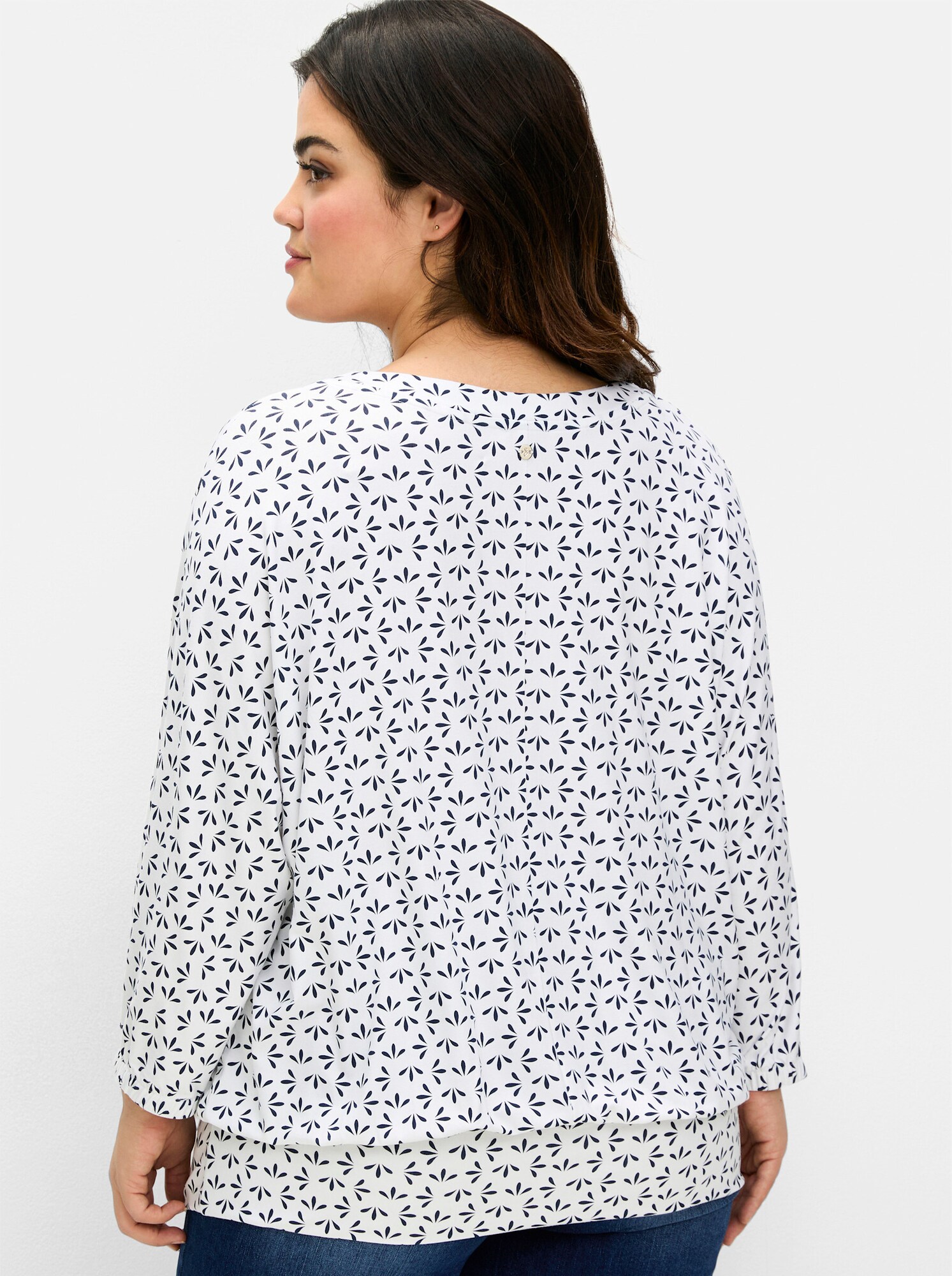 Thumbnail - SHEEGO Shirt