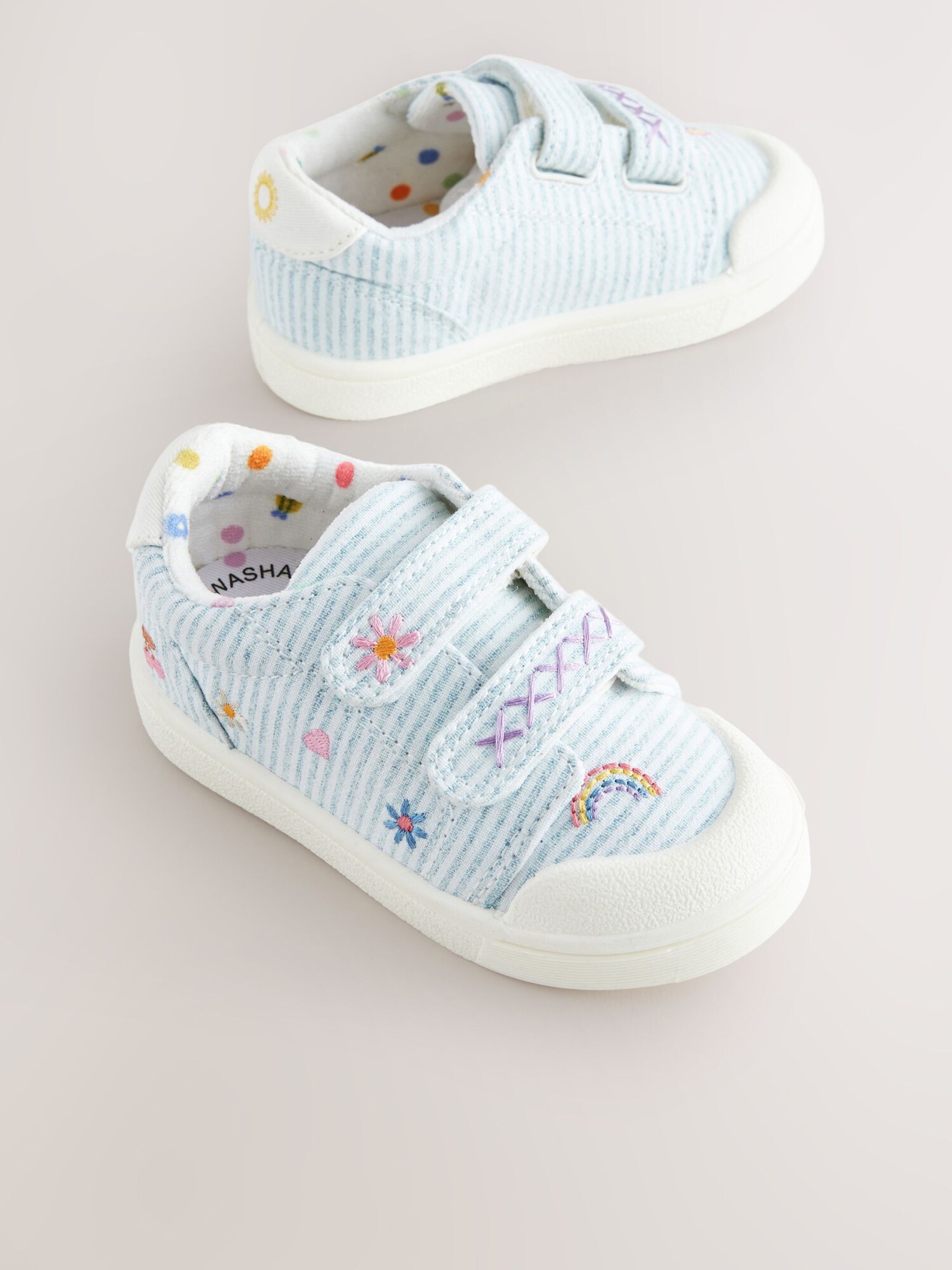 Thumbnail - Next Sneaker