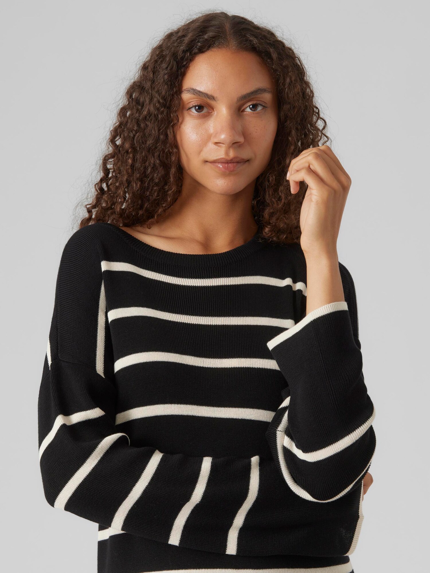 VERO MODA Pletené šaty 'Joana' čierna / biela ako vlna (obrázok 5)