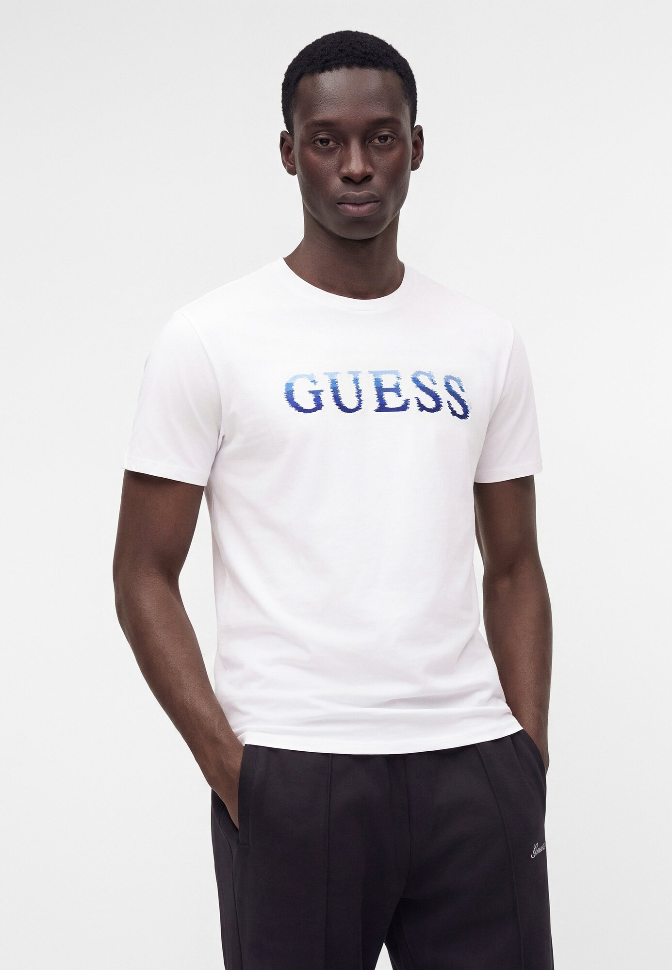GUESS Camiseta  azul / azul claro / azul oscuro / blanco – imagen 4