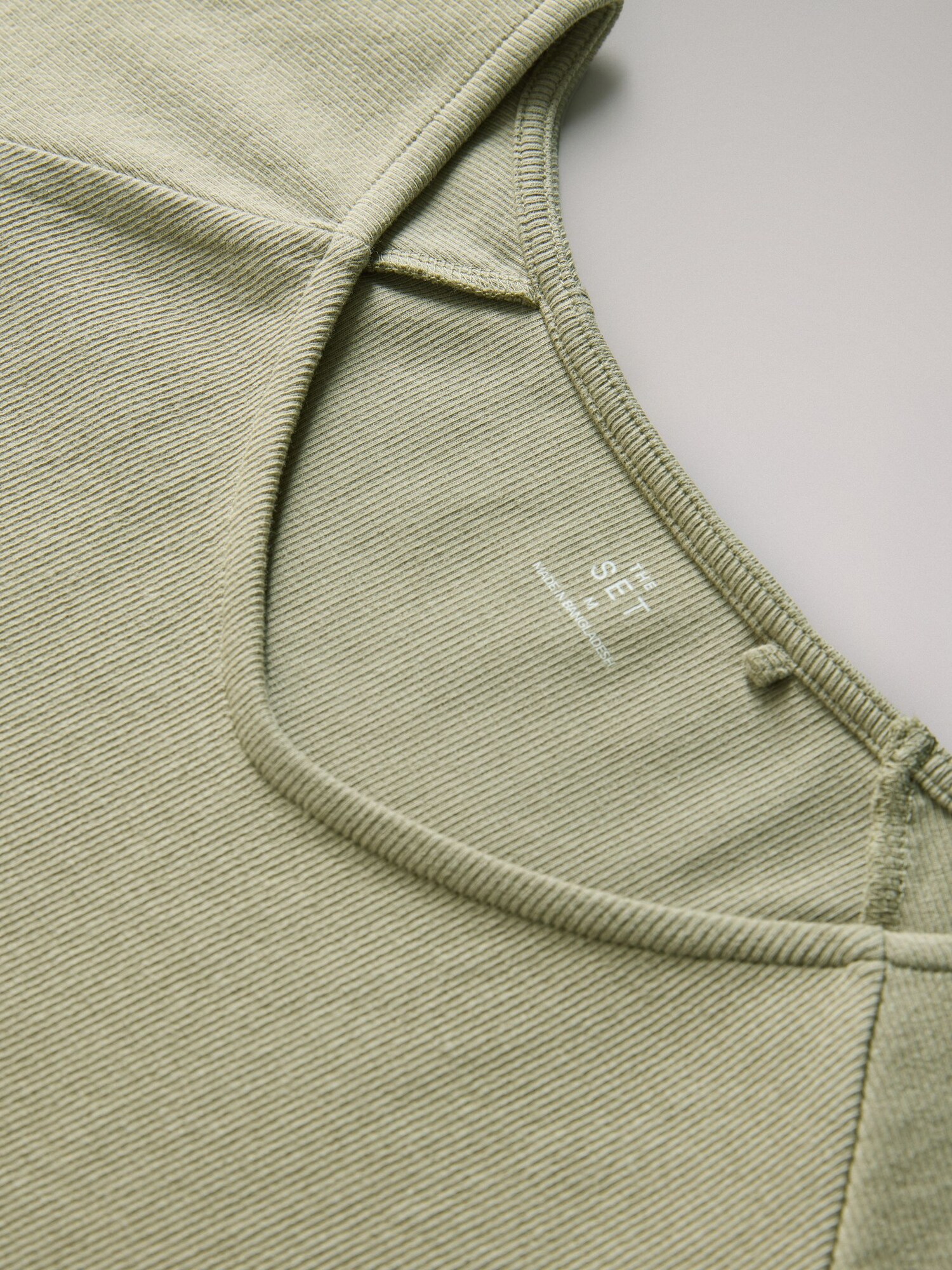 Thumbnail - The Set Shirt