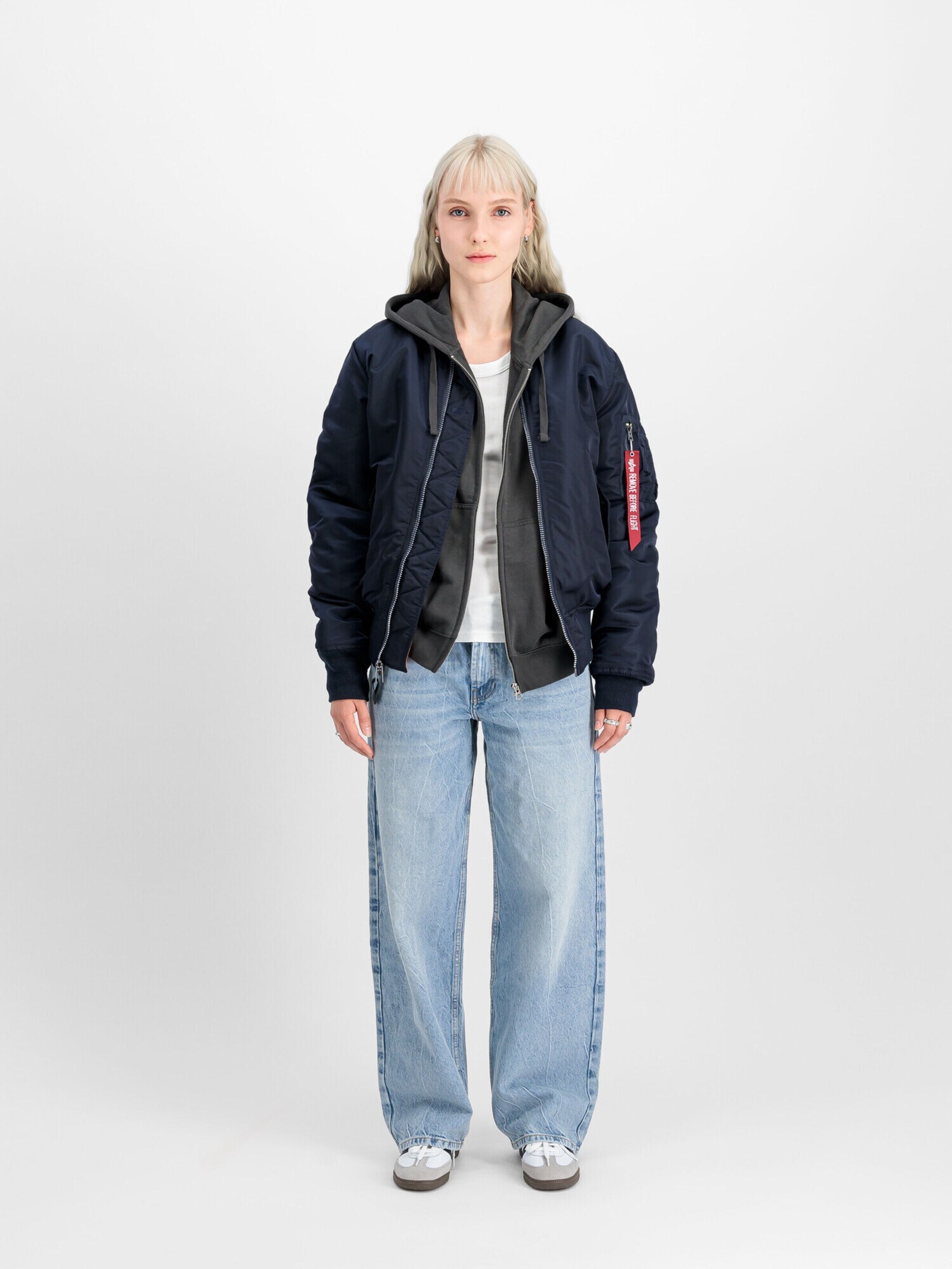 ALPHA INDUSTRIES Chaqueta de entretiempo 'MA-1 Heritage'  azul oscuro – imagen 4