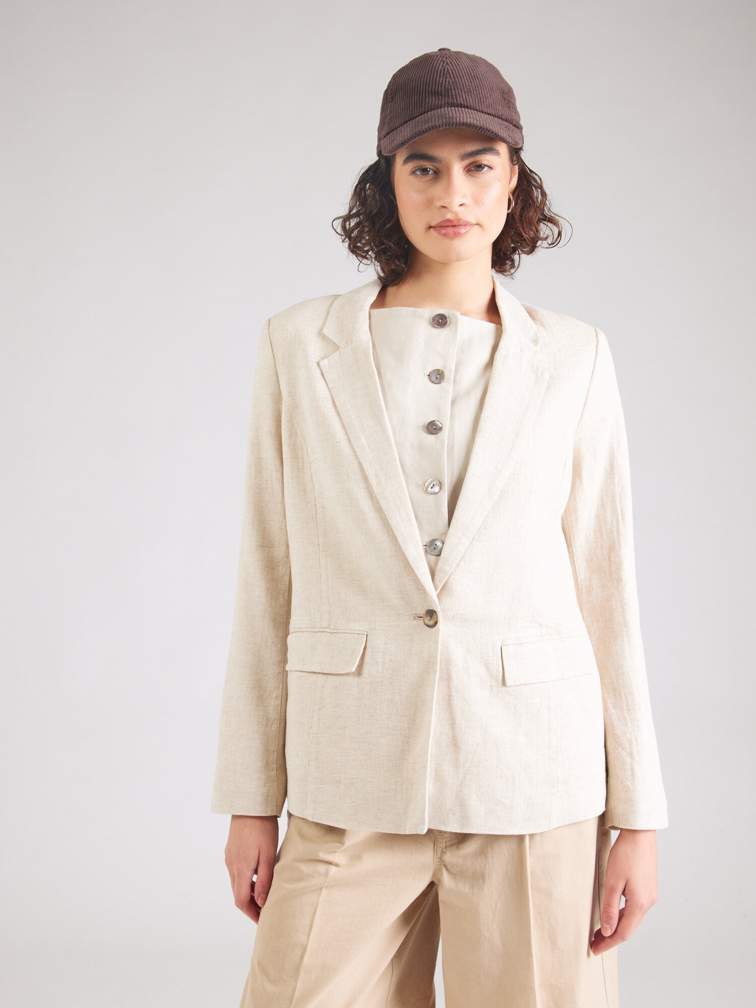 Thumbnail - Blazer