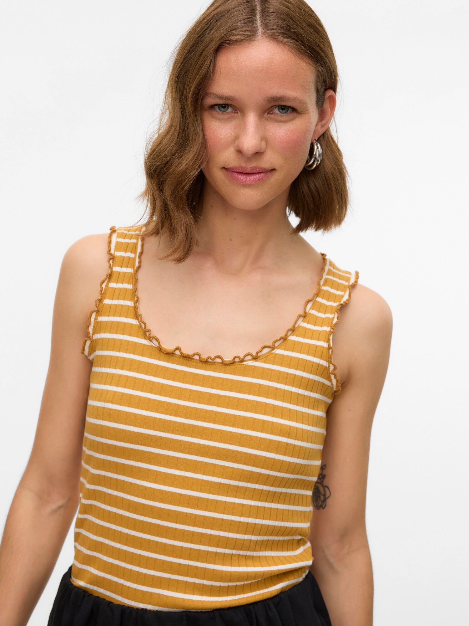 VERO MODA Top 'VMSEA' medová / biela (obrázok 5)