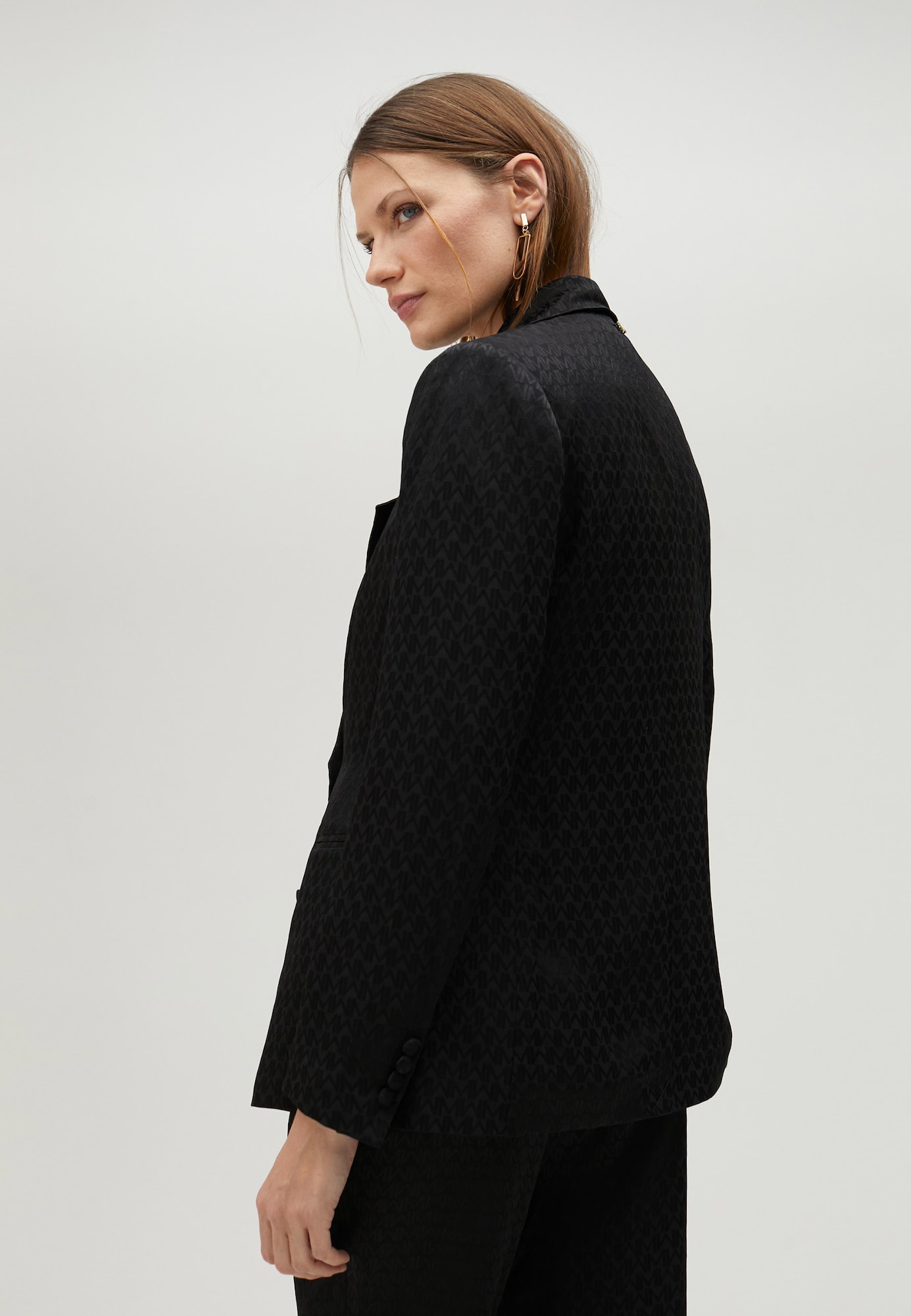 Thumbnail - Blazer