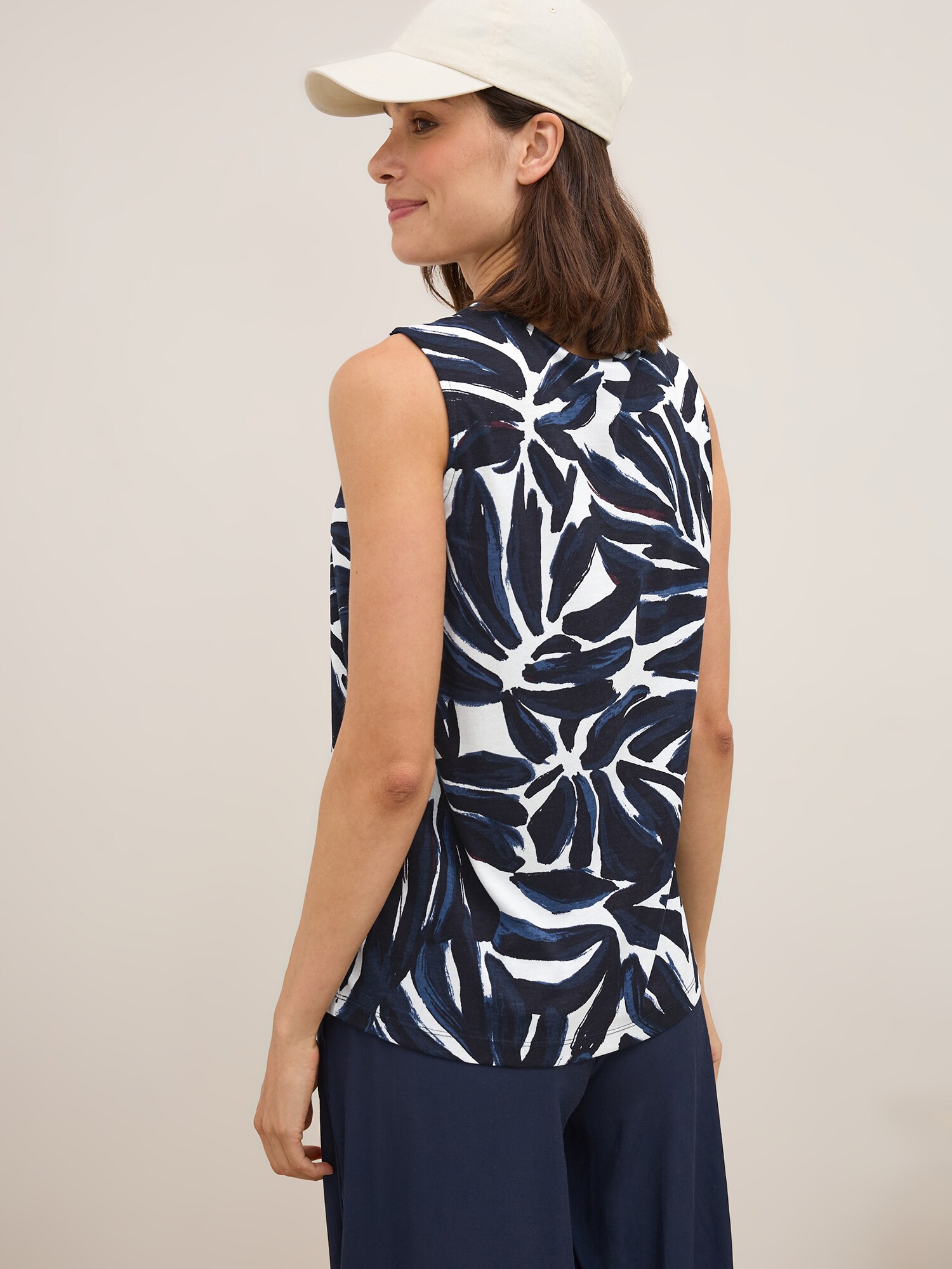 Thumbnail - CECIL Top