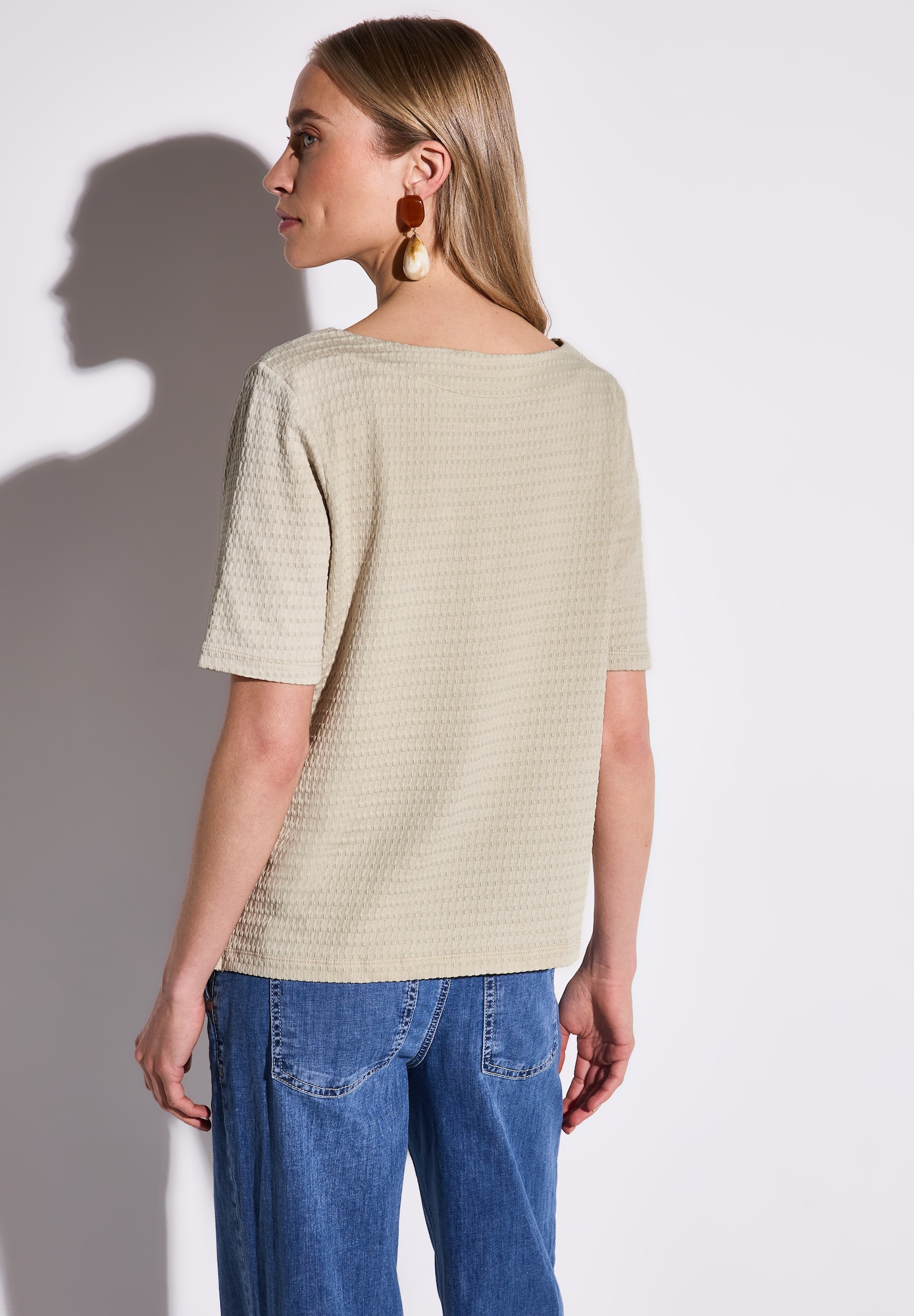 Thumbnail - T-Shirt