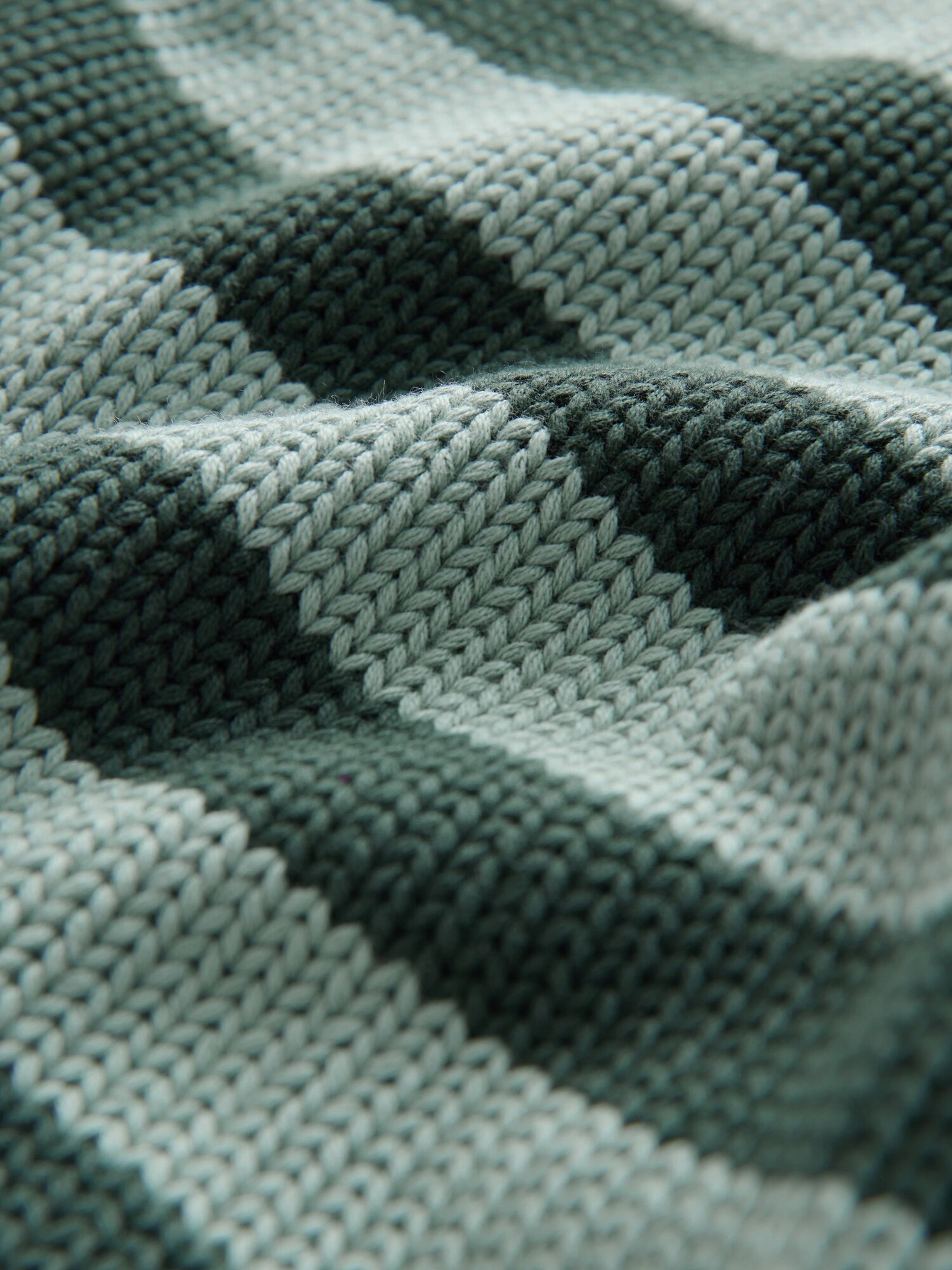 Thumbnail - Pullover