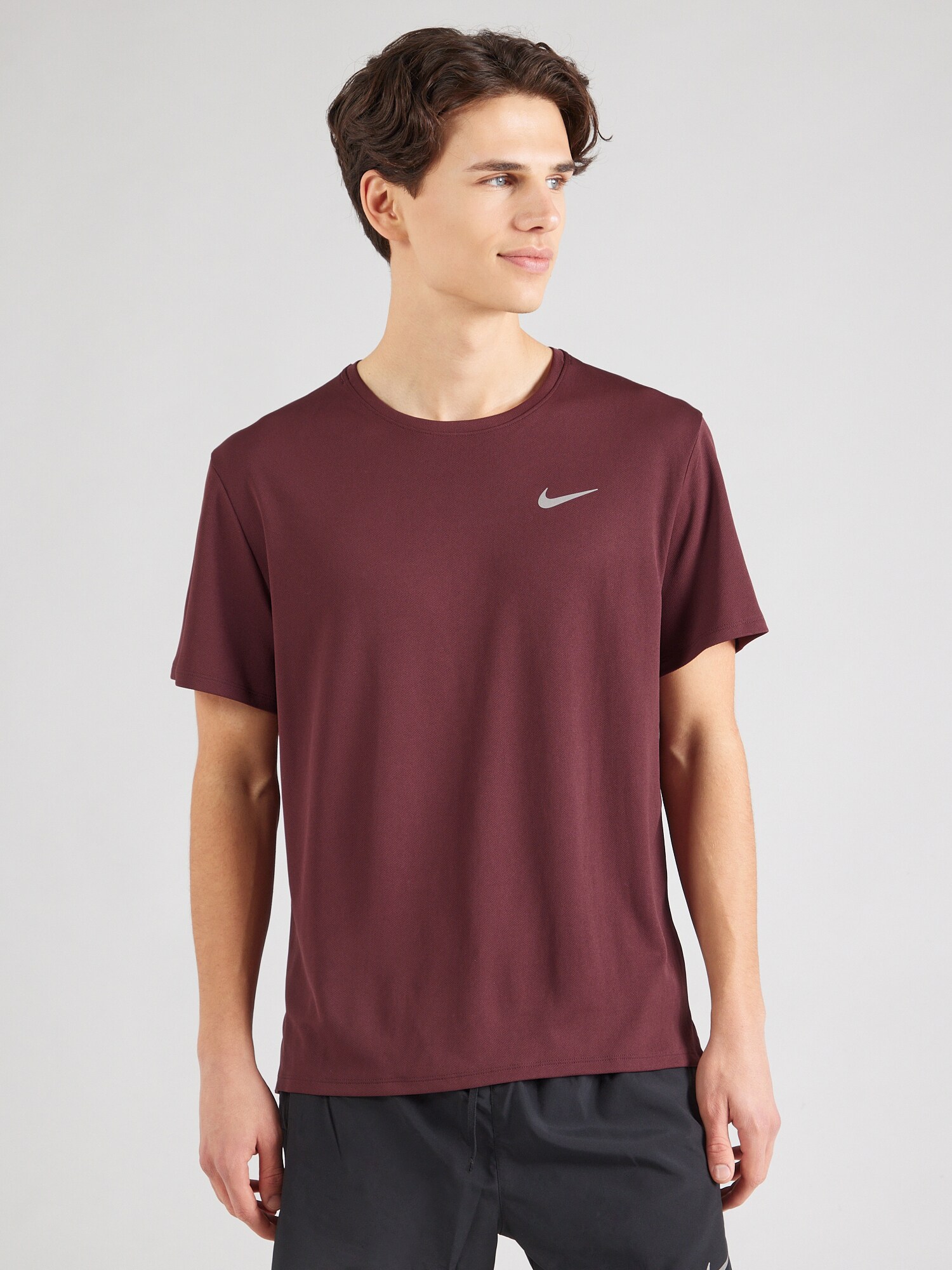 NIKE Funkcionális felső 'MILER'  burgundi vörös termék 2. képe