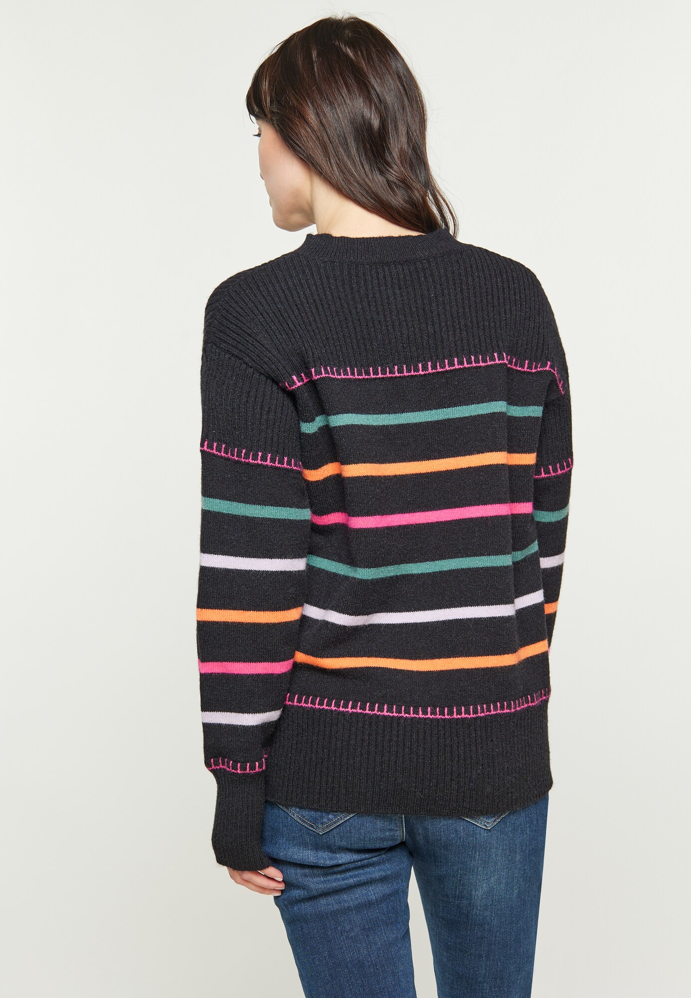 Thumbnail - usha BLUE LABEL Pullover Fashion Look