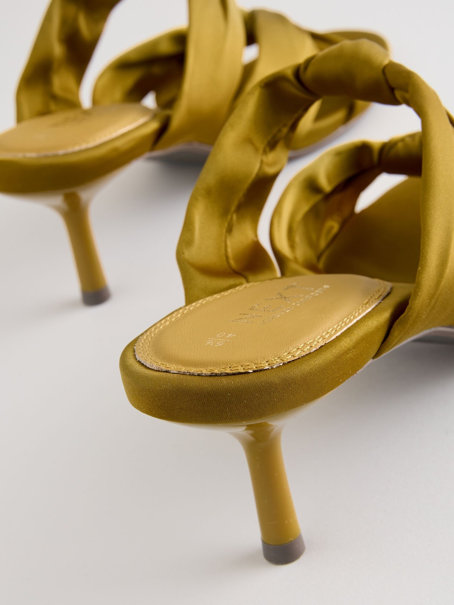 Thumbnail - Next Pantolette