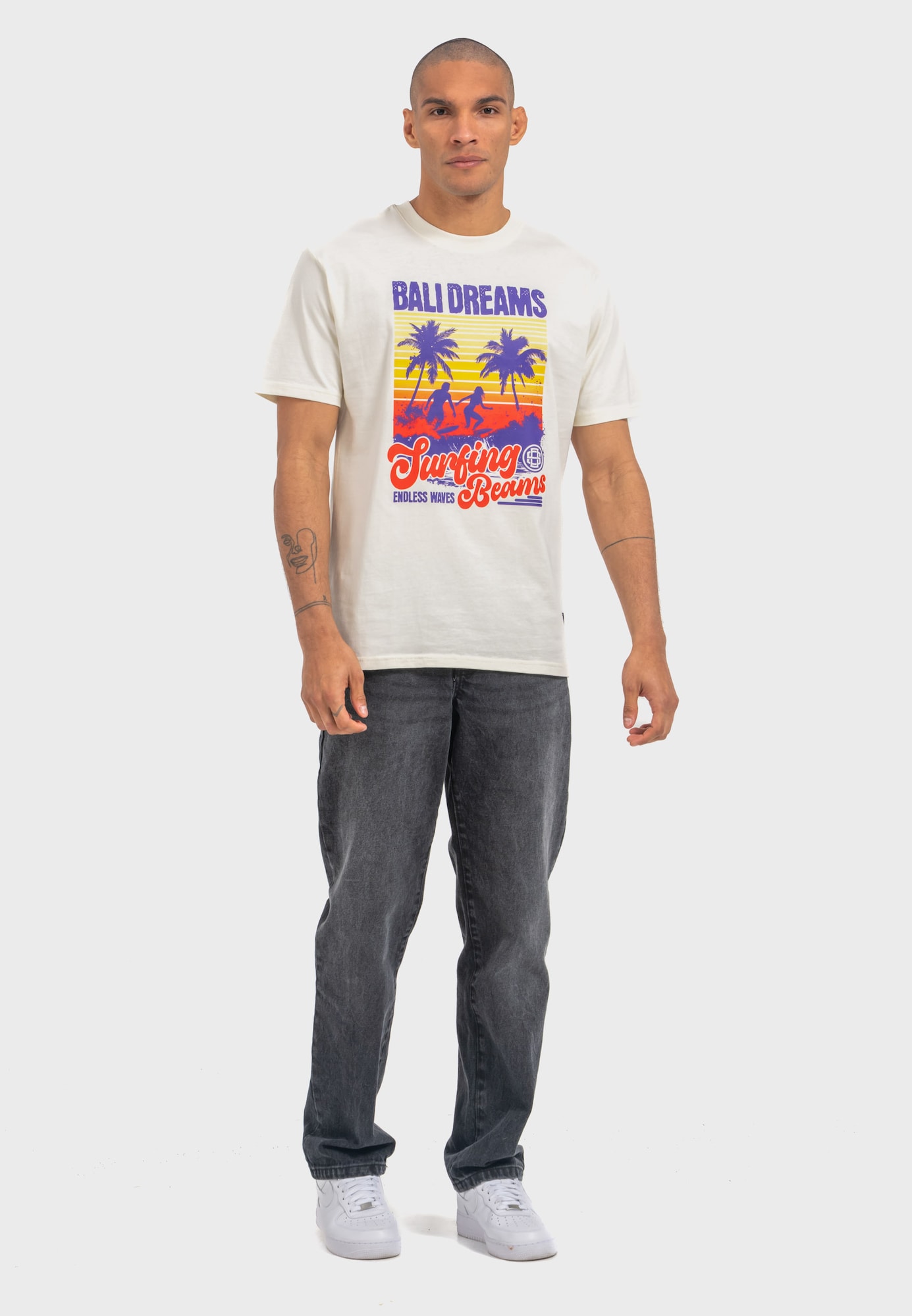 Thumbnail - T-Shirt 'Wrldvibe Bali Beam Graphic'