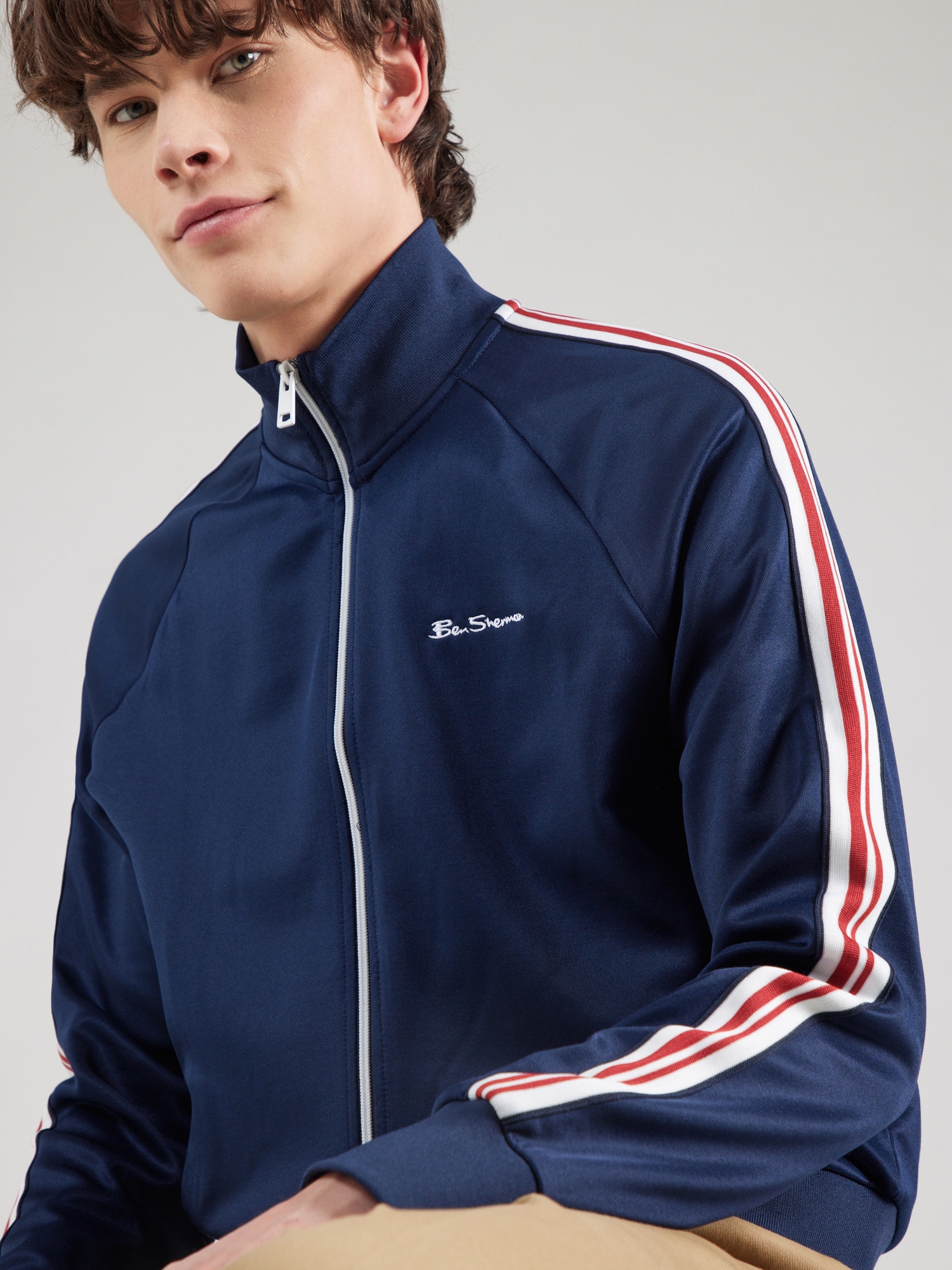 Ben Sherman Tepláková bunda námornícka modrá / červená / biela (obrázok 5)