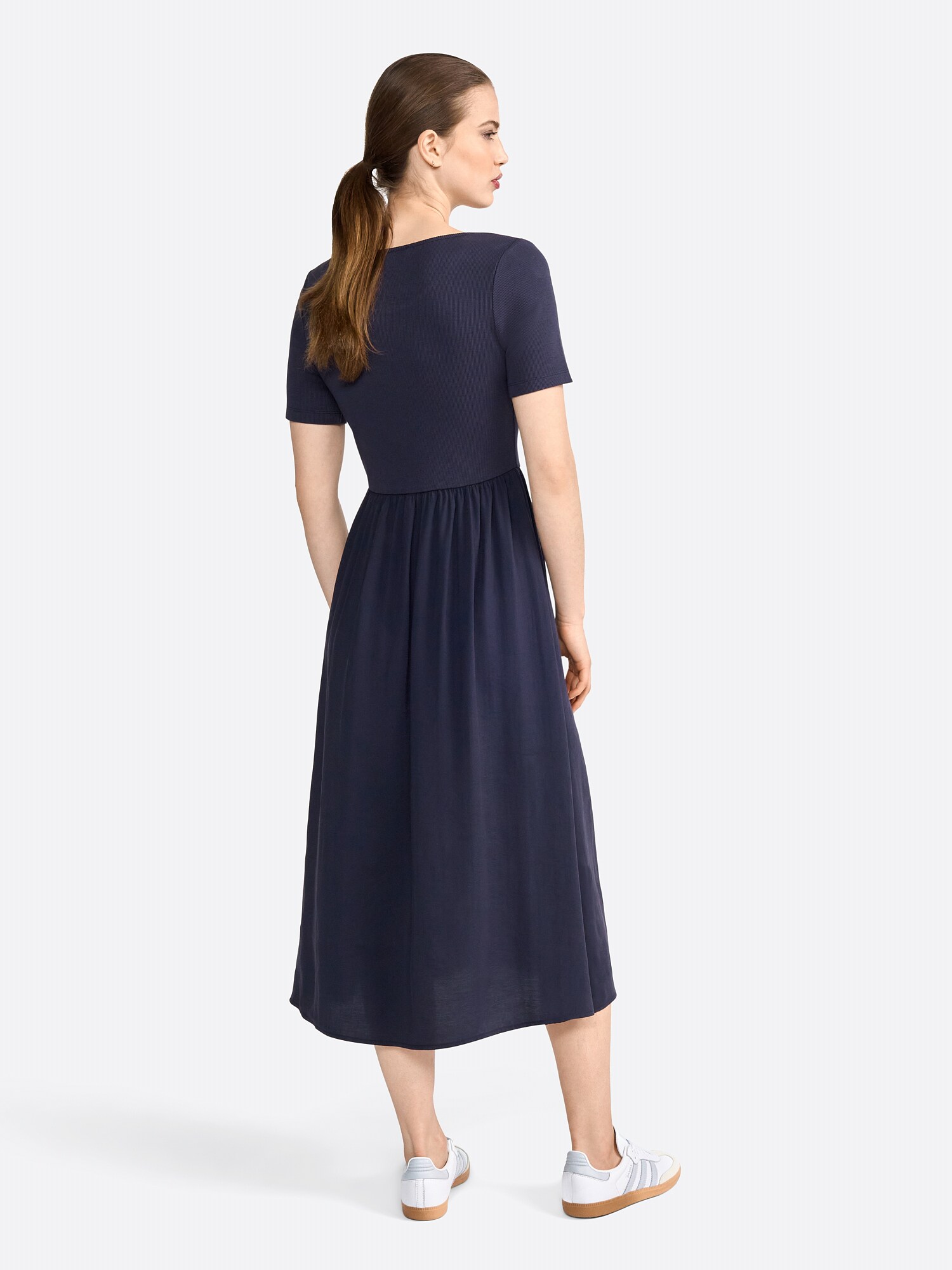 Thumbnail - Rich & Royal Kleid