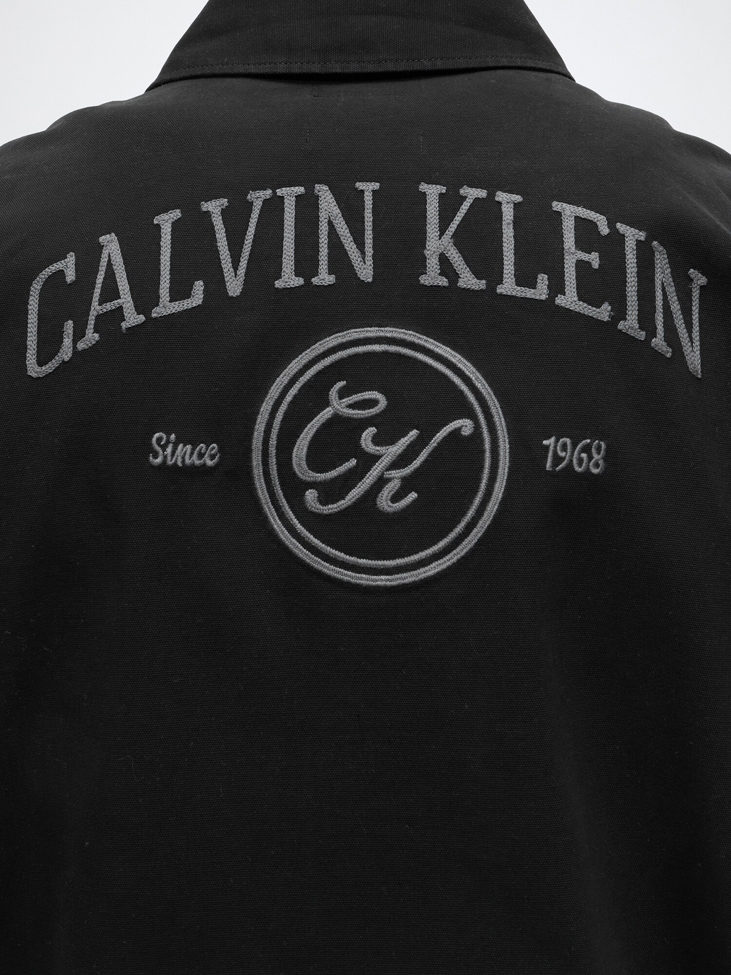 Calvin Klein Jeans Chaqueta de entretiempo gris oscuro / negro – imagen 3